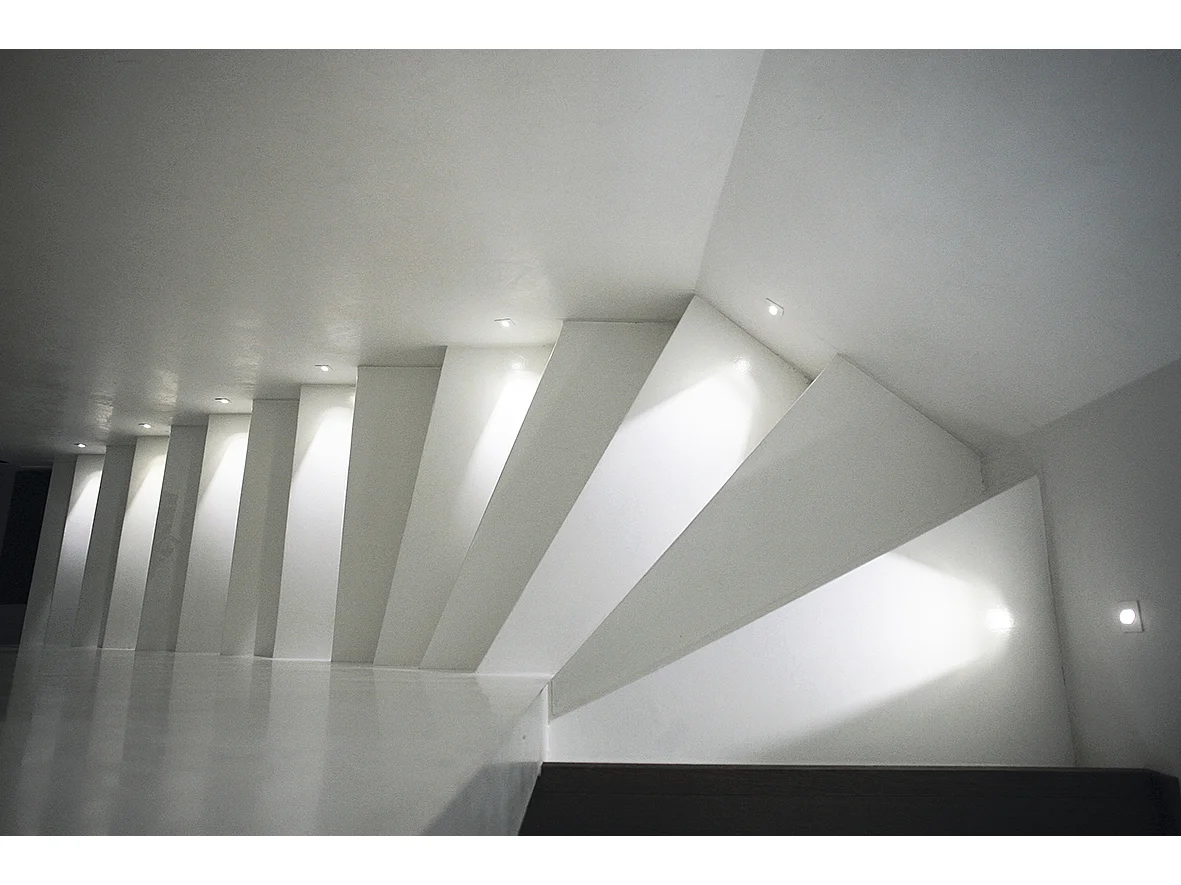 Req Lampe De Balisage Led Verticale 3,5W 3000K Cri90 Ip40 - Spot Encastrable Mural Blanc Pour Plaques De Plâtre Et Maçonnerie - Rossini Illuminazione