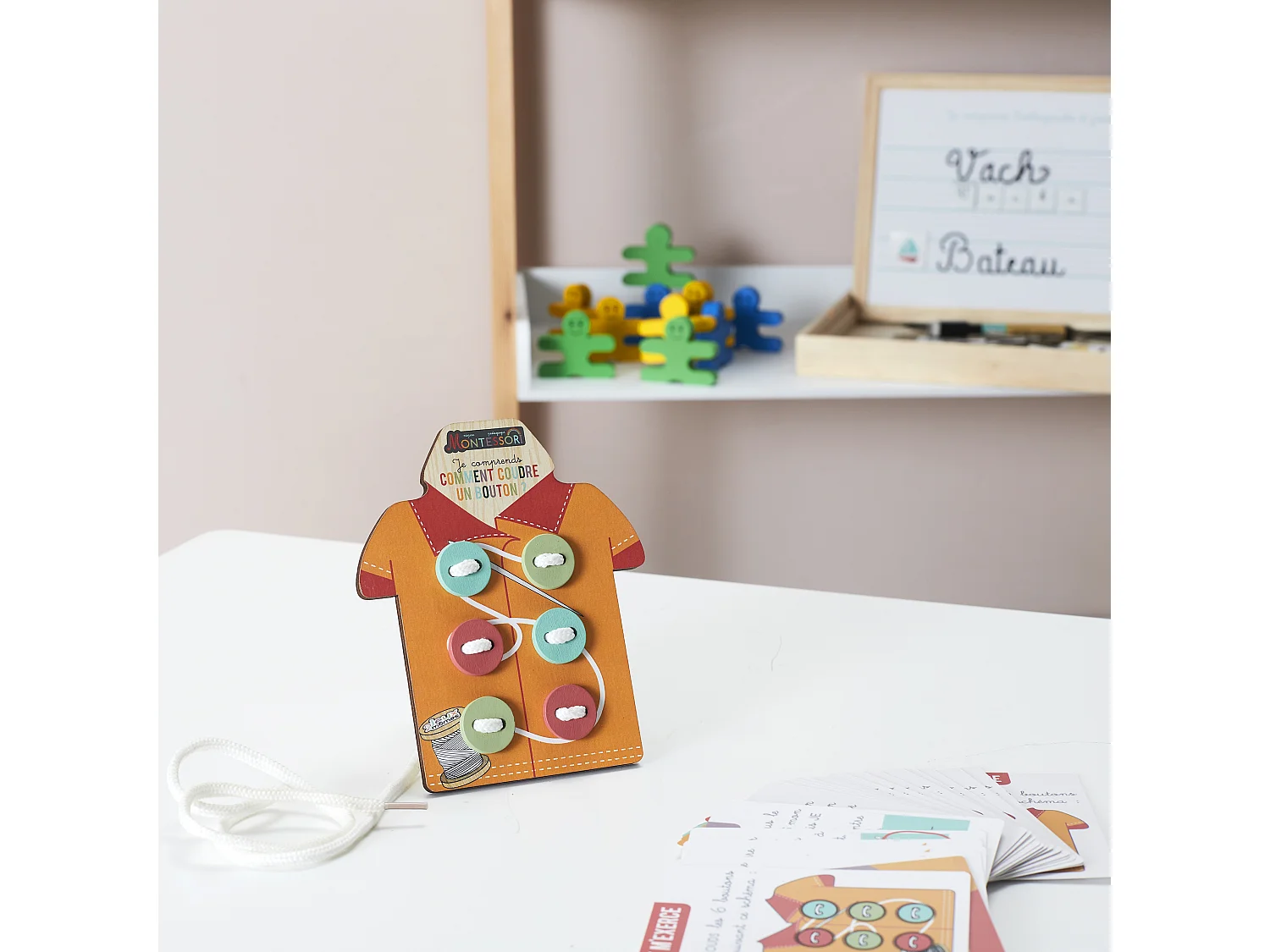 Jeu éducatif en bois avec boutons d'habileté pour enfants de 3 ans et plus