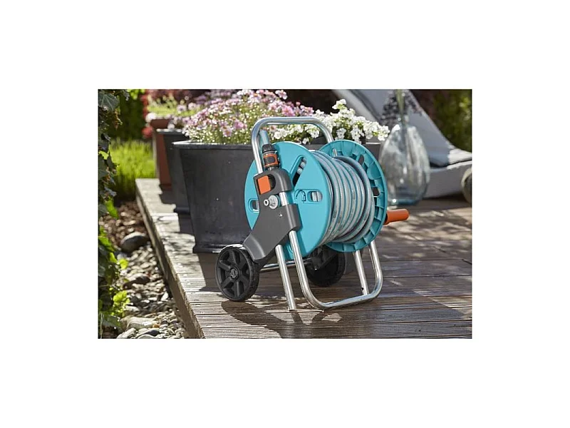 GARDENA CleverRoll S Avvolgitubo - Design Compatto, Manico Telescopico, Funzione Kick&Stand, Lunghezza 50m, Garanzia 5 anni
