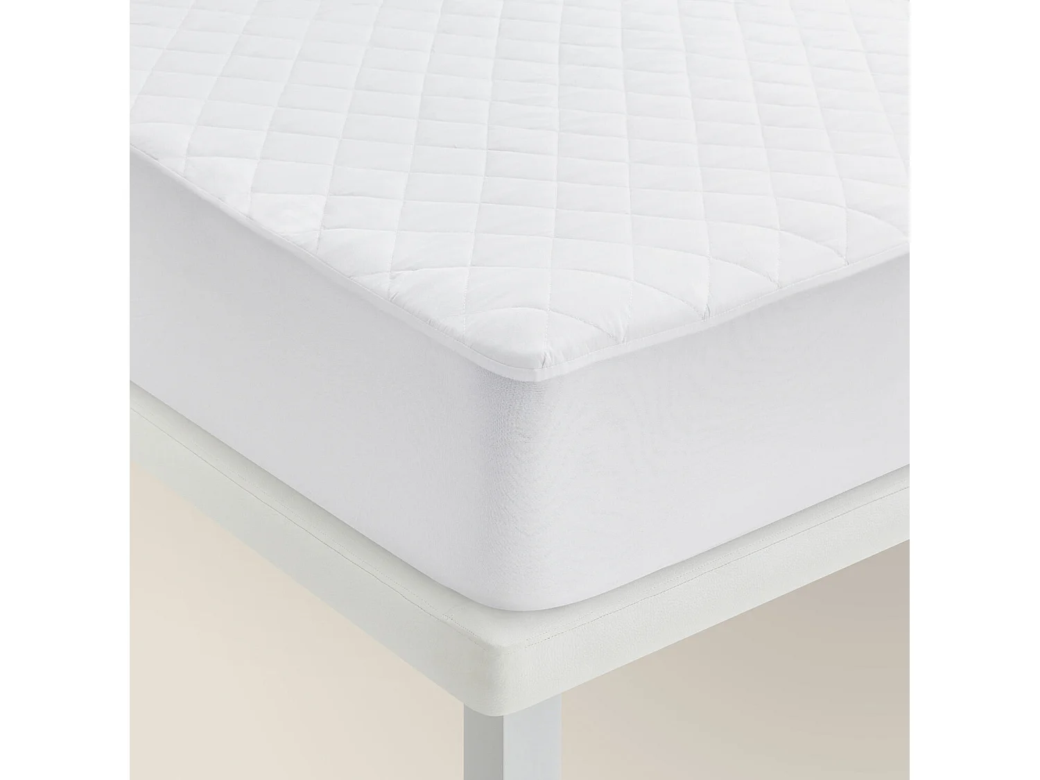 Protector de colchón acolchado 200 x 196 cm con Aloe Vera, hasta 32 cm, blanco PIKOLIN HOME
