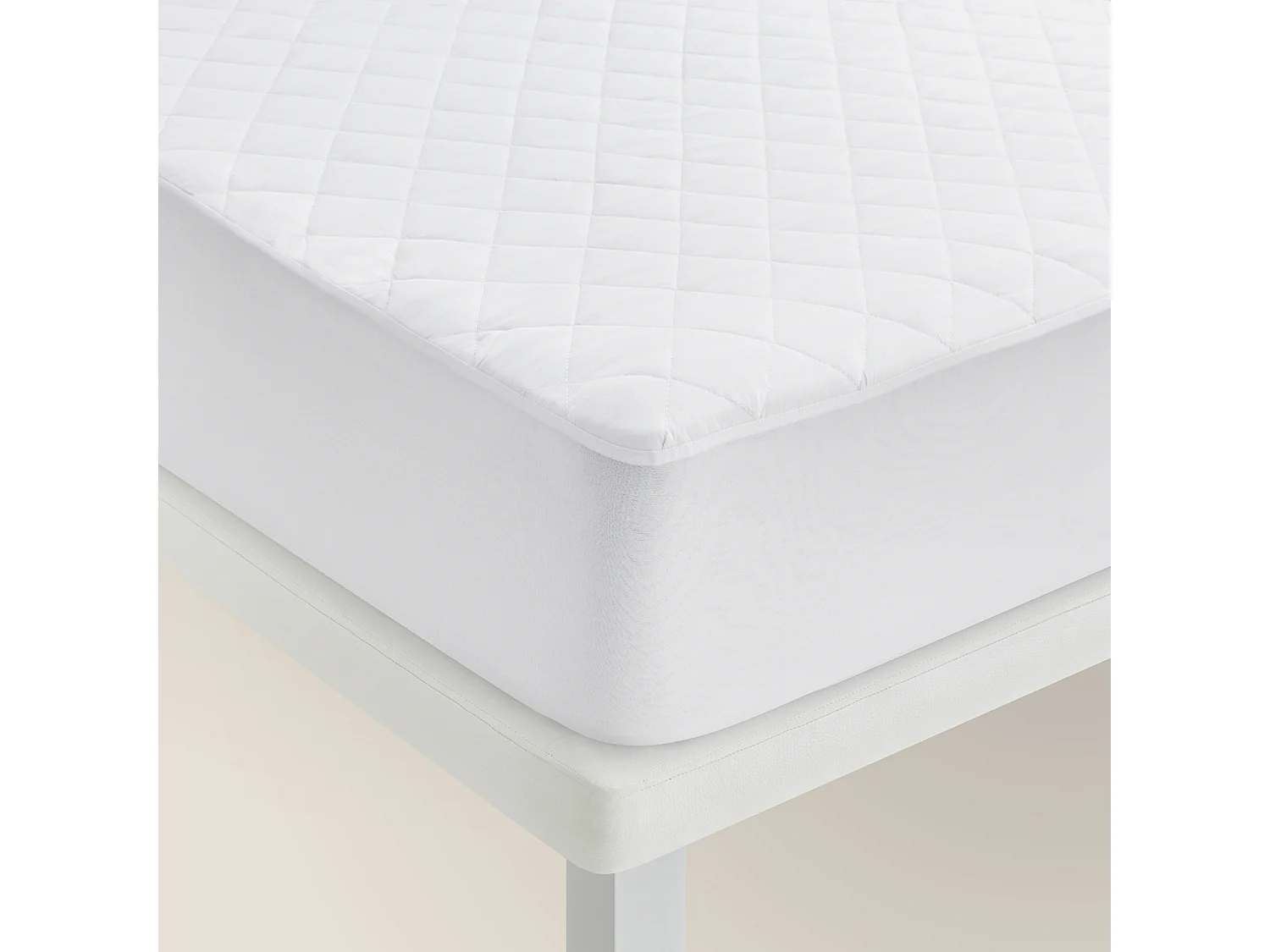 Protector de colchón acolchado 200 x 196 cm con Aloe Vera, hasta 32 cm, blanco PIKOLIN HOME
