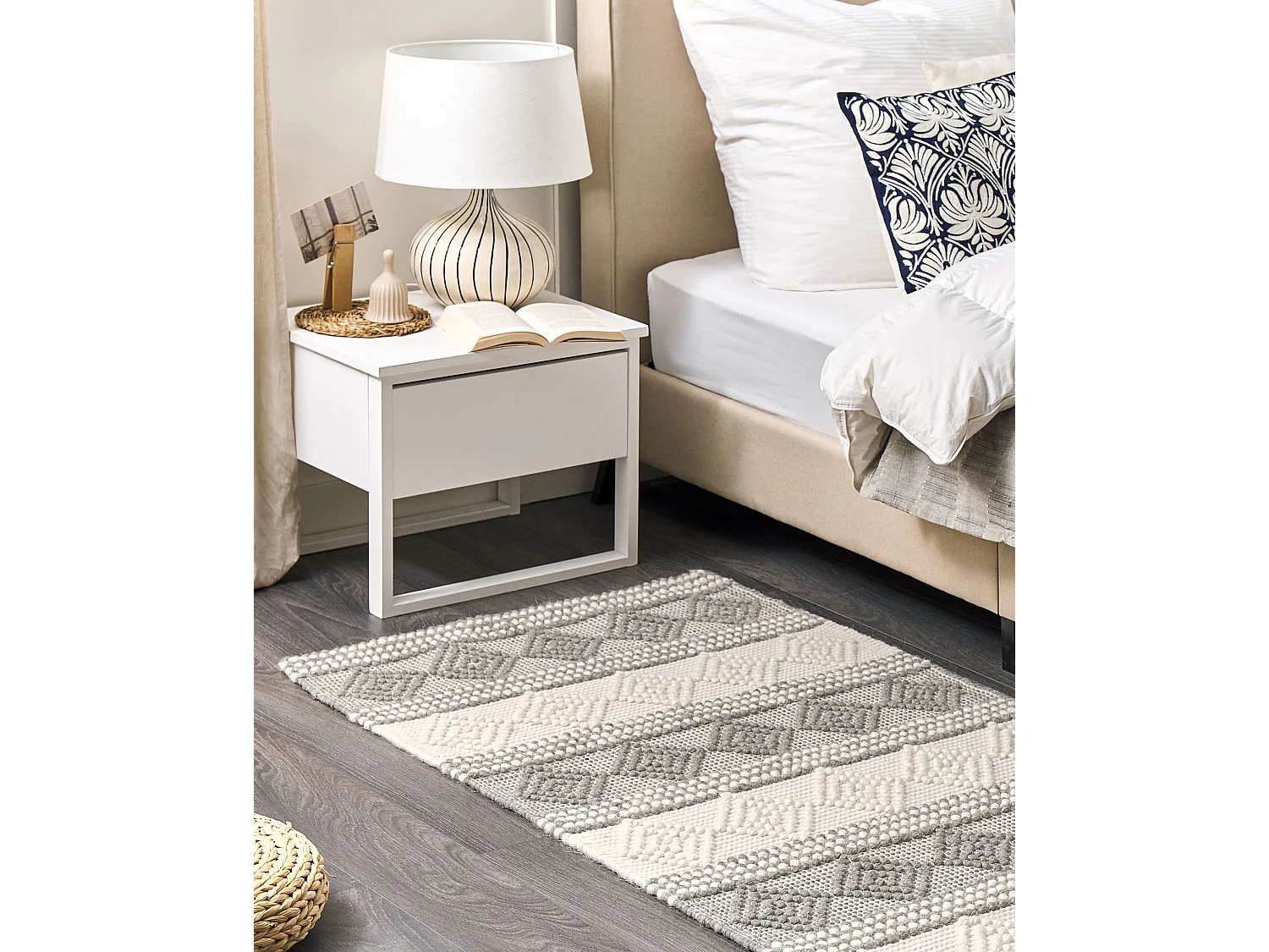 Teppich Wolle beige / grau mit geometrischem Muster rechteckig 80x150 cm Bozova