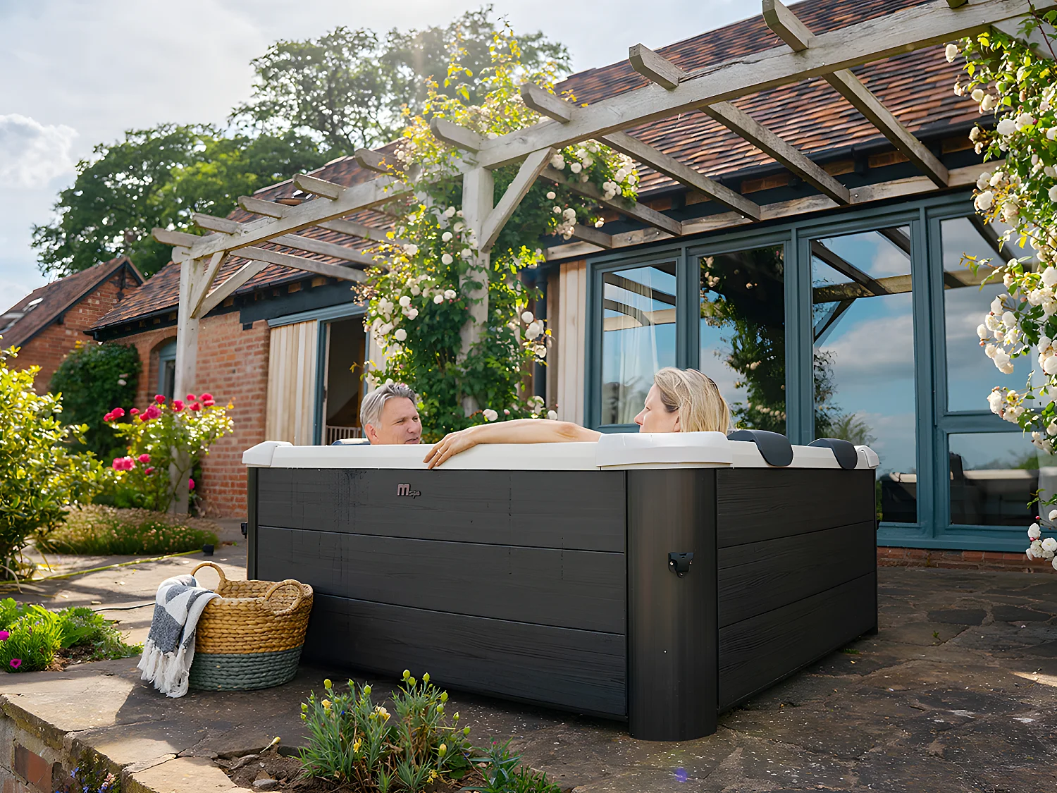 6-osobowe półsztywne szare spa z akcesoriami –128 dysz – dł. 160 x szer. 160 x wys. 65 cm – NAPUKA