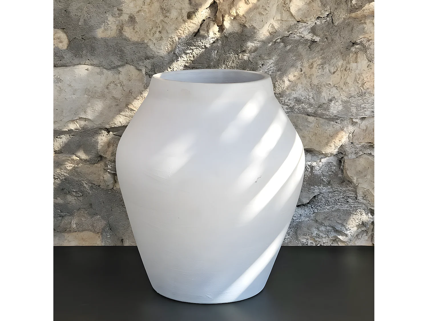 Vase amphore en terre cuite
