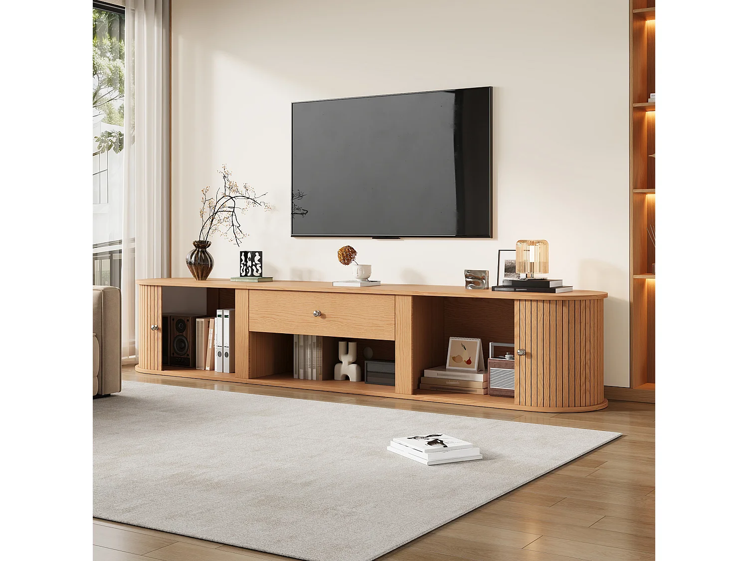 Meuble TV bas avec 2 portes coulissantes et tiroir - Design arrondi - Naturel clair