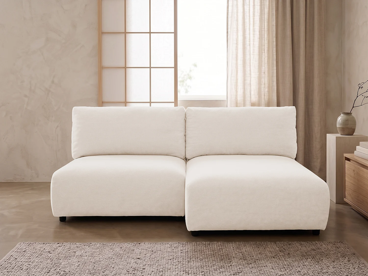 Canapé d’angle avec fonction couchage, coffre de rangement et zone de confort extra profonde en tissu structuré de haute qualité SORA