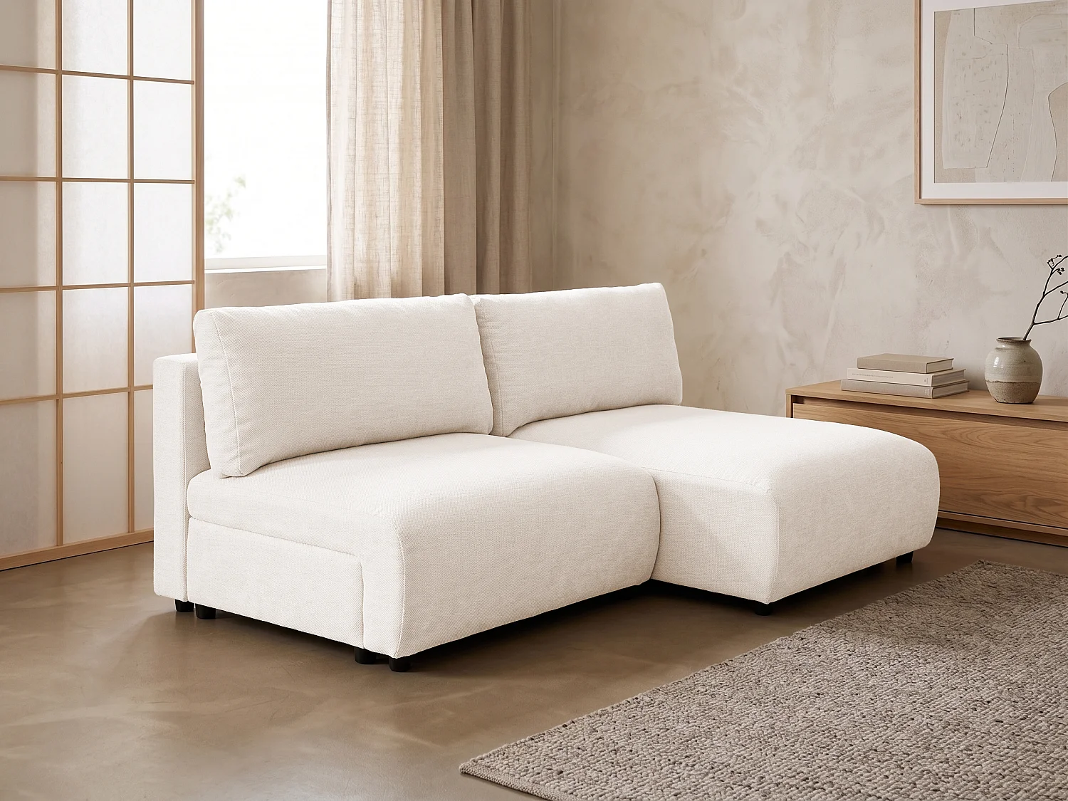 Canapé d’angle avec fonction couchage, coffre de rangement et zone de confort extra profonde en tissu structuré de haute qualité SORA