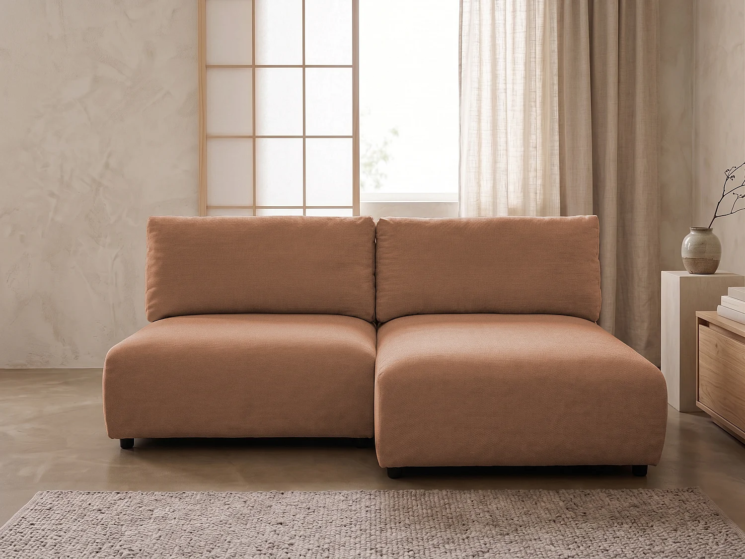 Canapé d’angle avec fonction couchage, coffre de rangement et zone de confort extra profonde en tissu structuré de haute qualité SORA