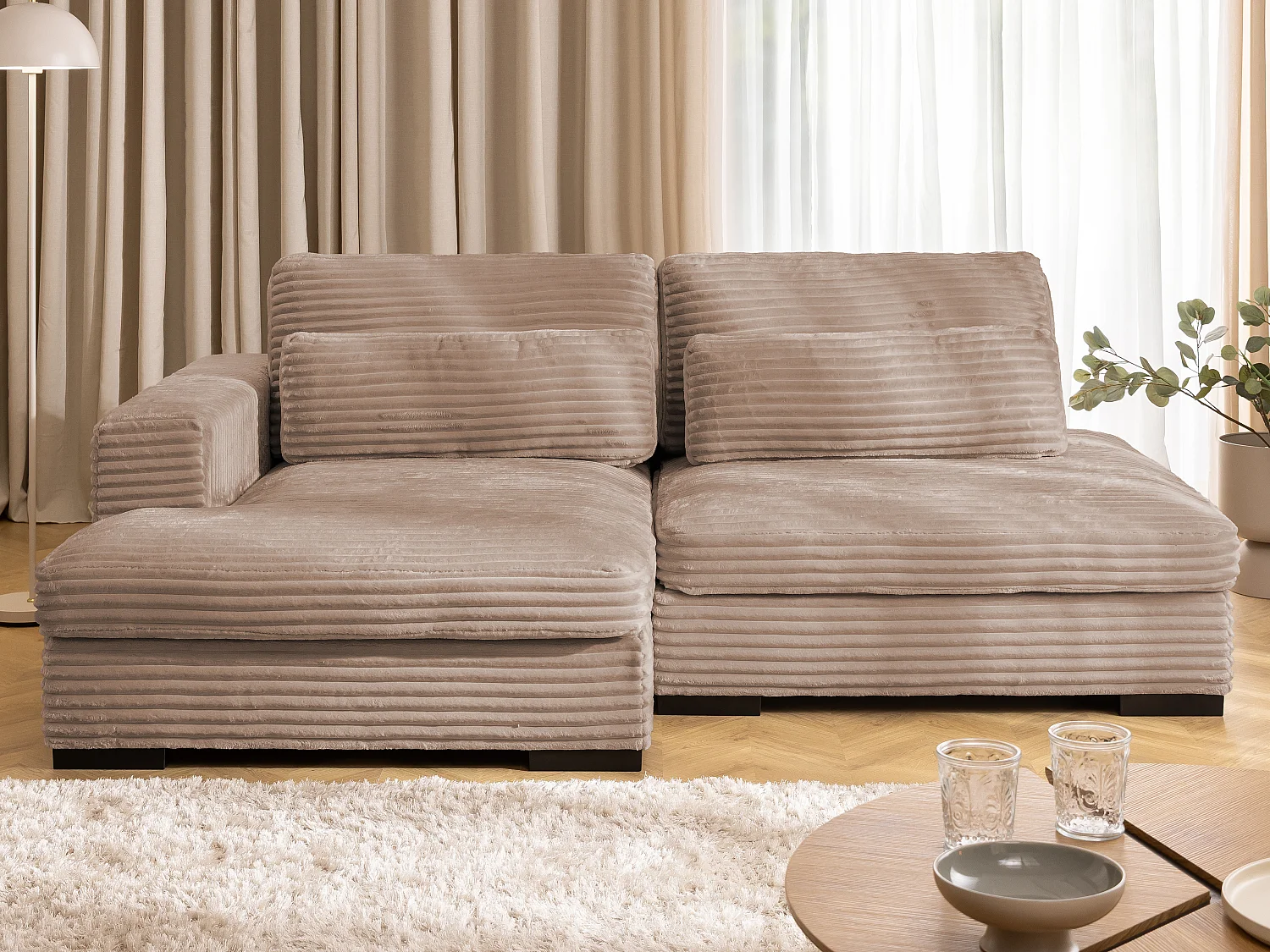 Canapé d’angle avec assise profonde, fonction couchage et pratique coffre de rangement, en tissu côtelé doux WOLKE