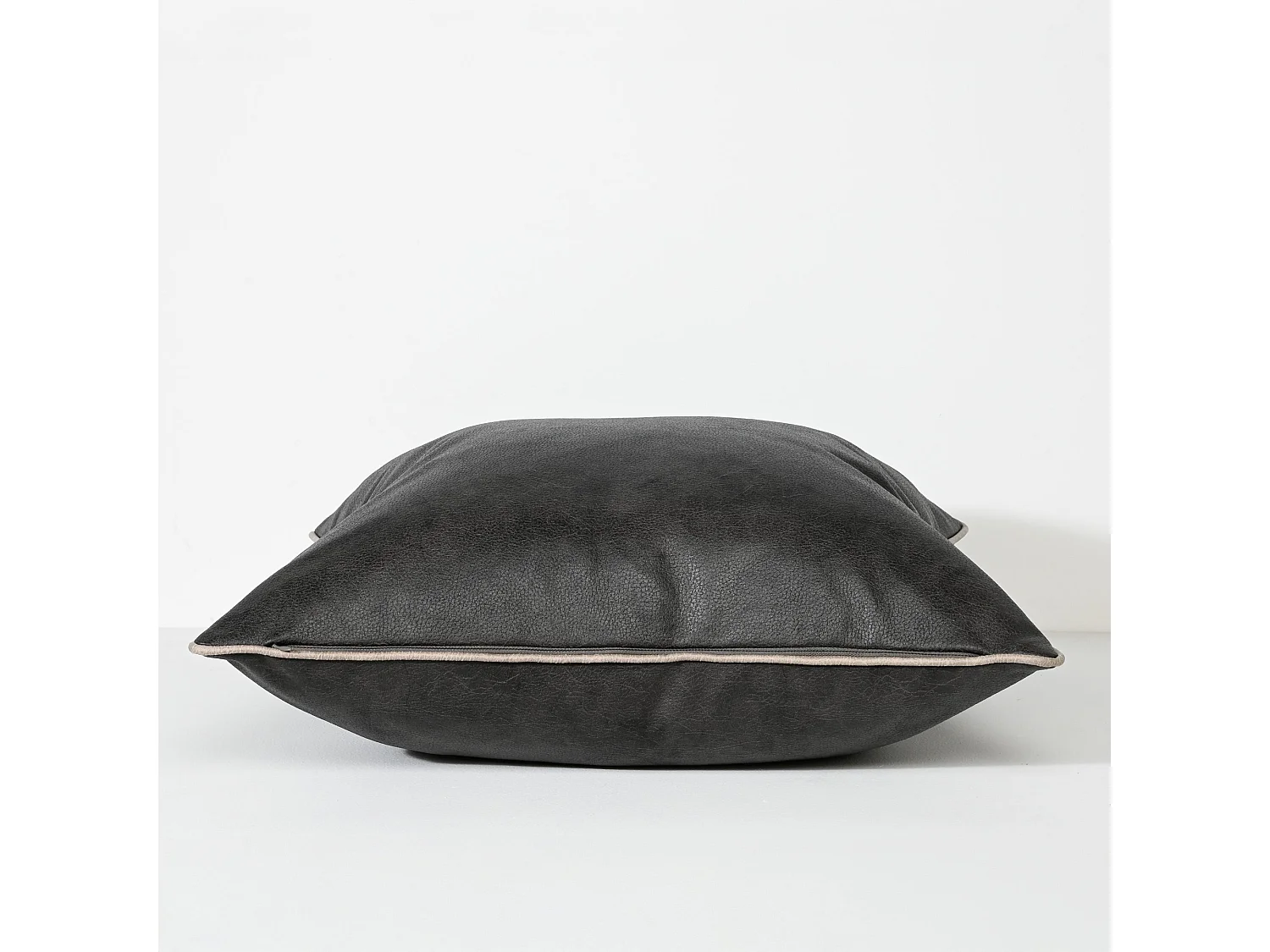 Coussin effet cuir Art Leather Onyx 55X55 cm
