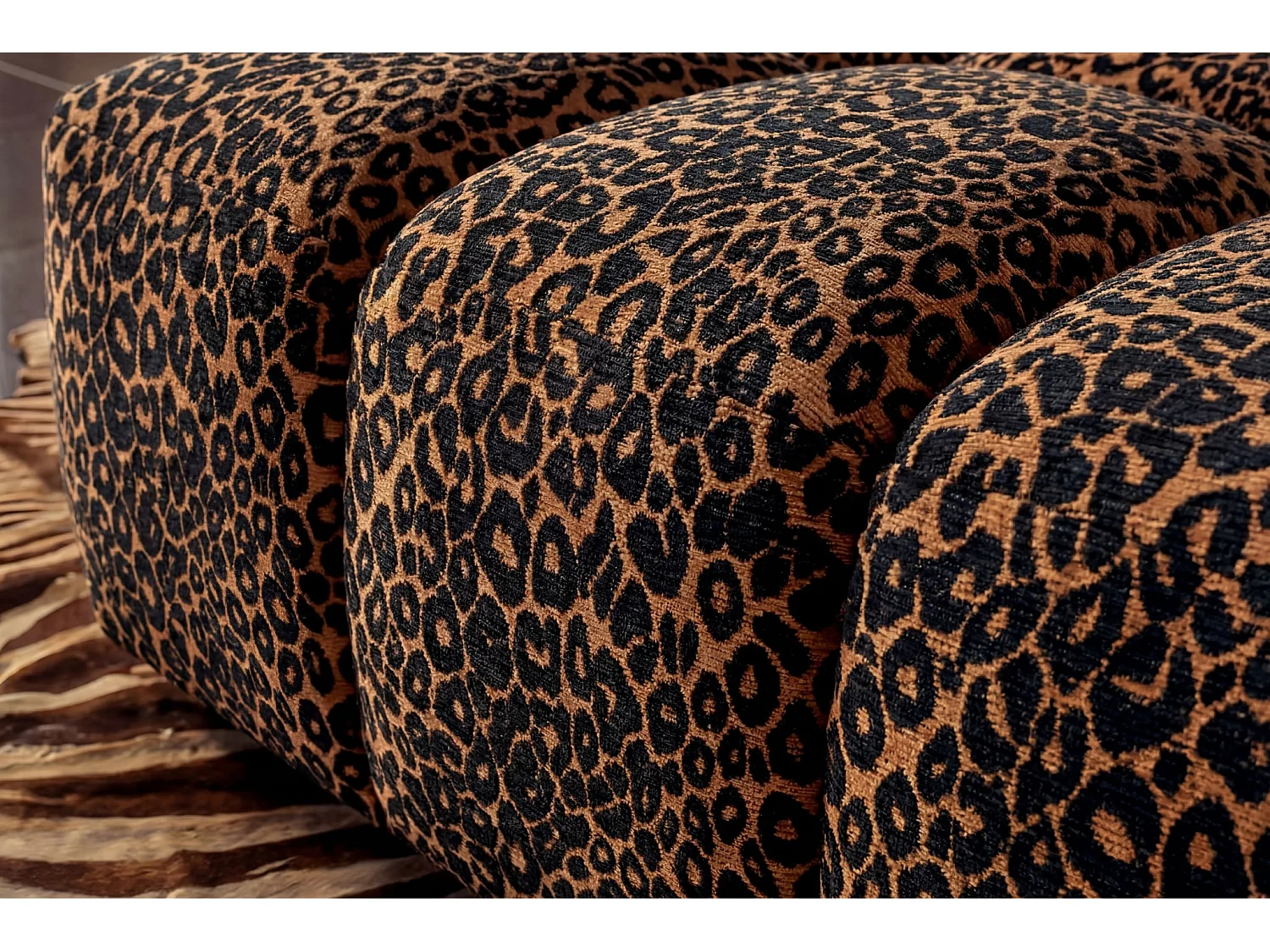 ALEXIA - Pouf en tissu imprimé animalier Terracotta 120x60x40