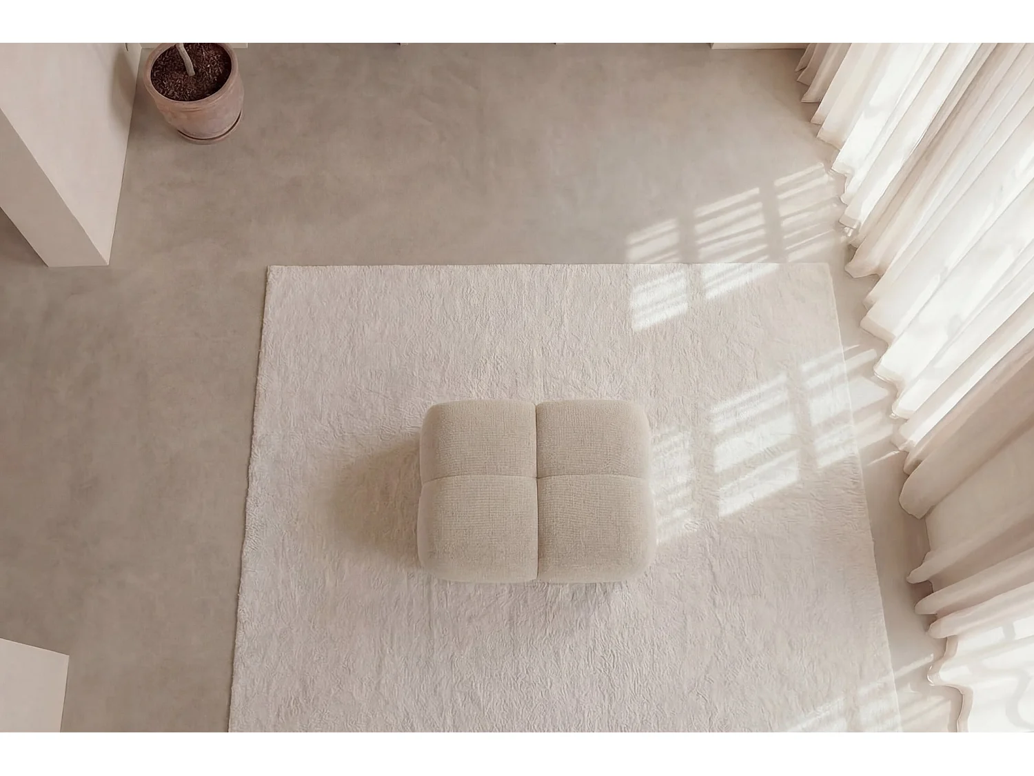 CONSTANCE - Pouf en tissu chenille Beige 72x72x43.5