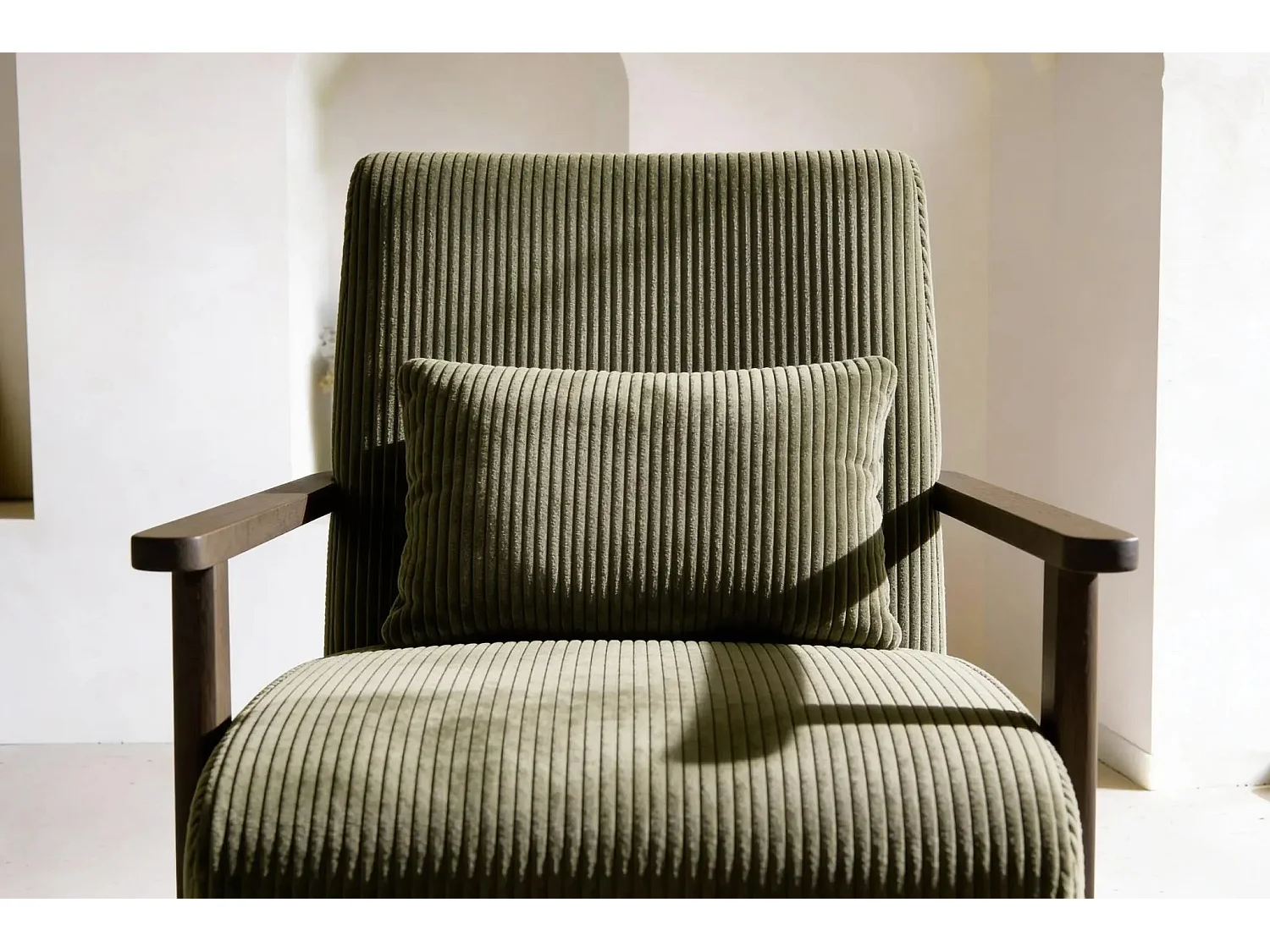 KYO - Fauteuil pieds en bois Vert