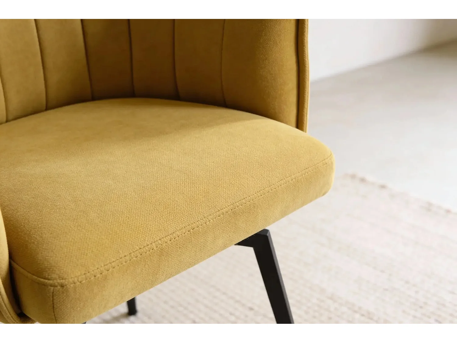 JONA - Chaise pieds en métal - Moutarde