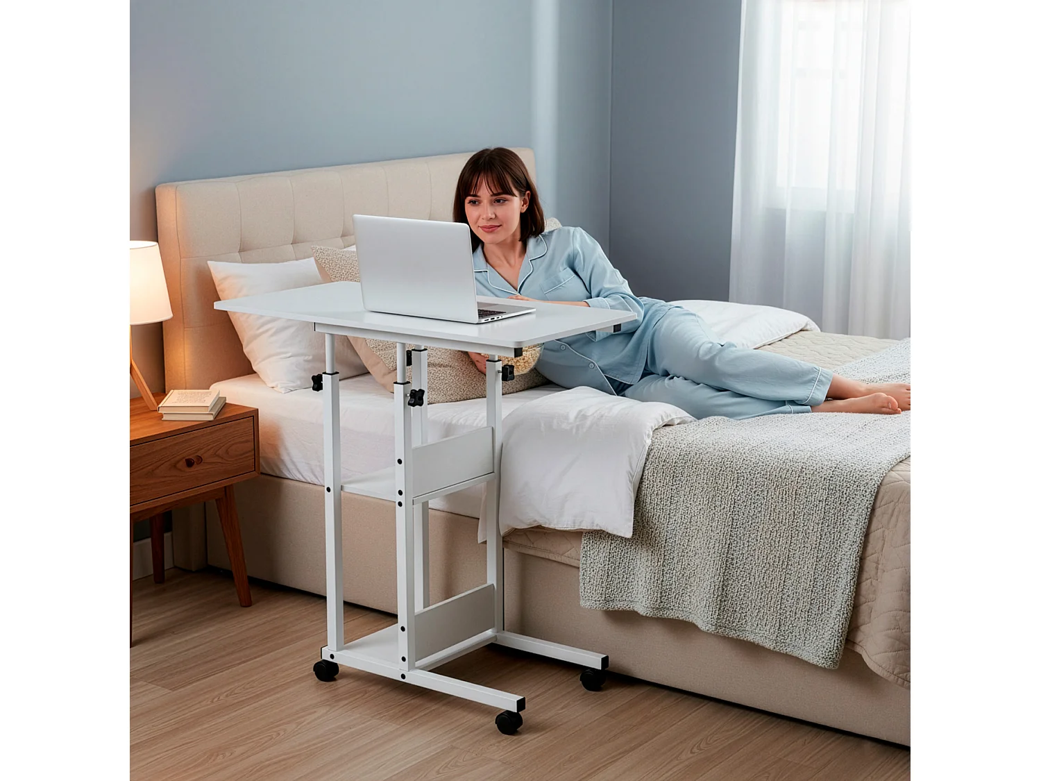 Table d'ordinateur portable mobile sur roulettes, réglable en hauteur 76–86 cm – blanche