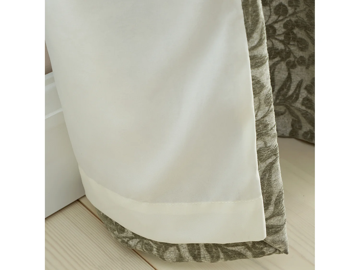 Bianca Fine Linens Chenille Leaves 46x90 Inch Lined Eyelet Curtains Two Panels Green