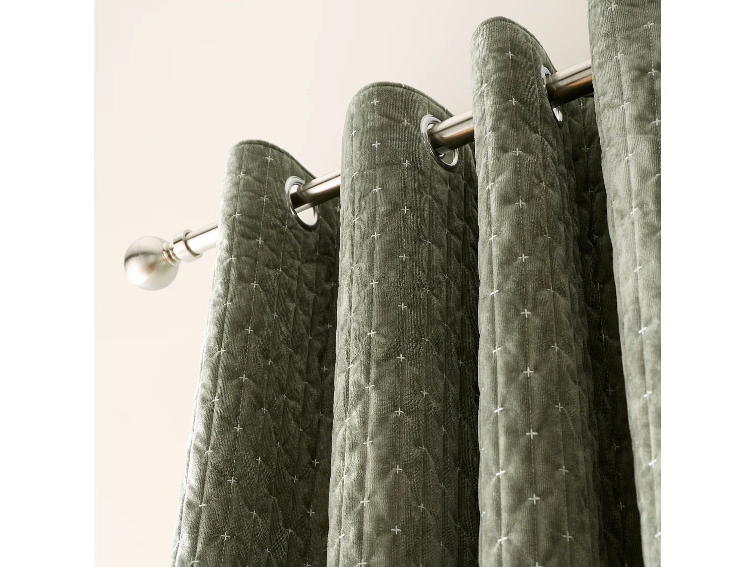 Bianca Fine Linens Attica Velvet Blackout 46x90 Inch Eyelet Curtains Two Panels Green