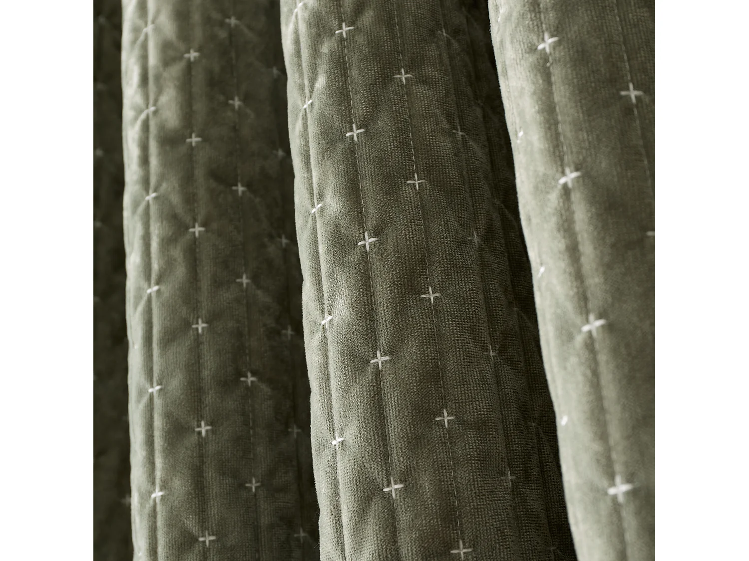 Bianca Fine Linens Attica Velvet Blackout 46x72 Inch Eyelet Curtains Two Panels Green