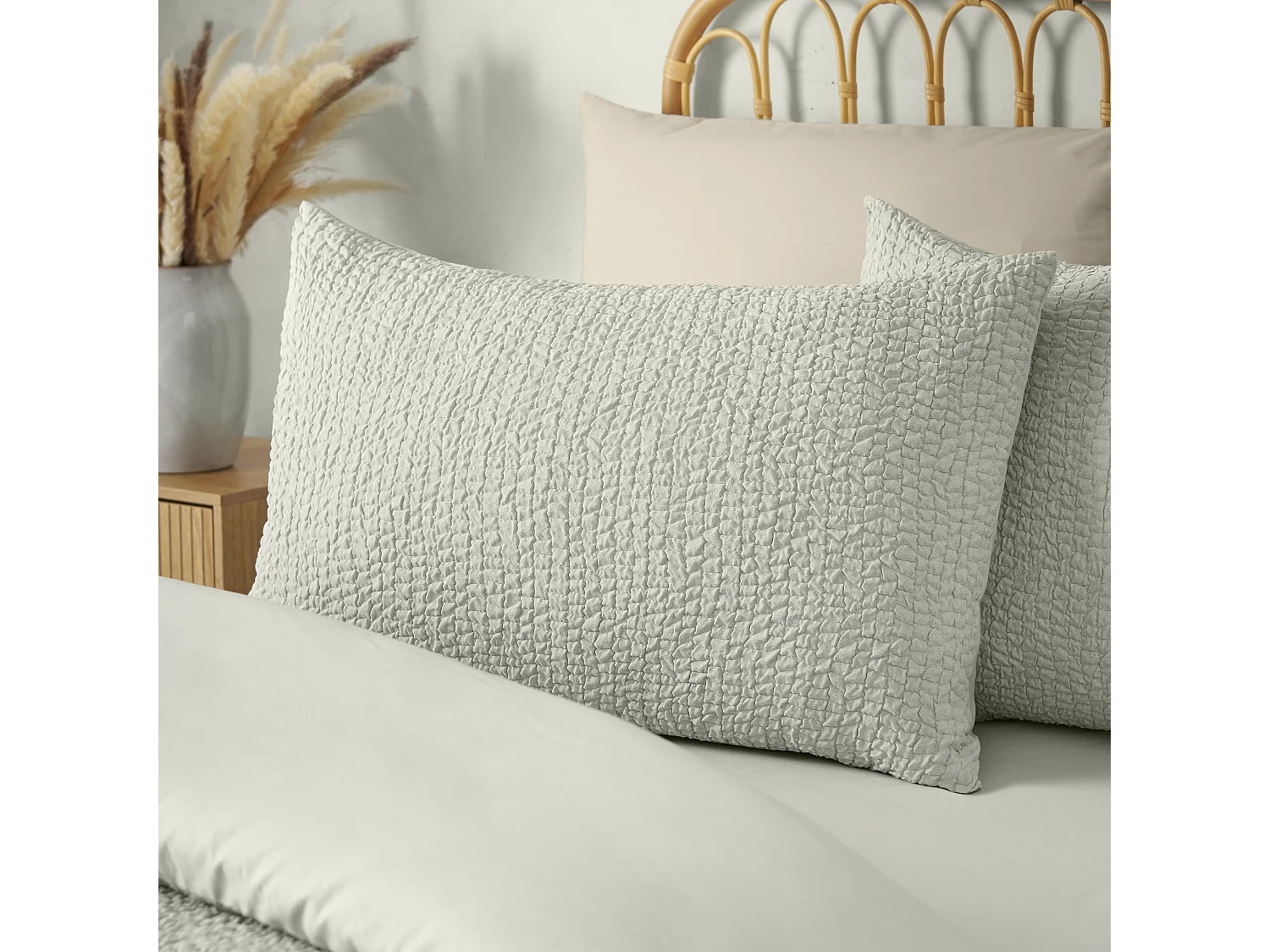 Catherine Lansfield Crinkle Seersucker Super King Duvet Cover Set with Pillowcases Green