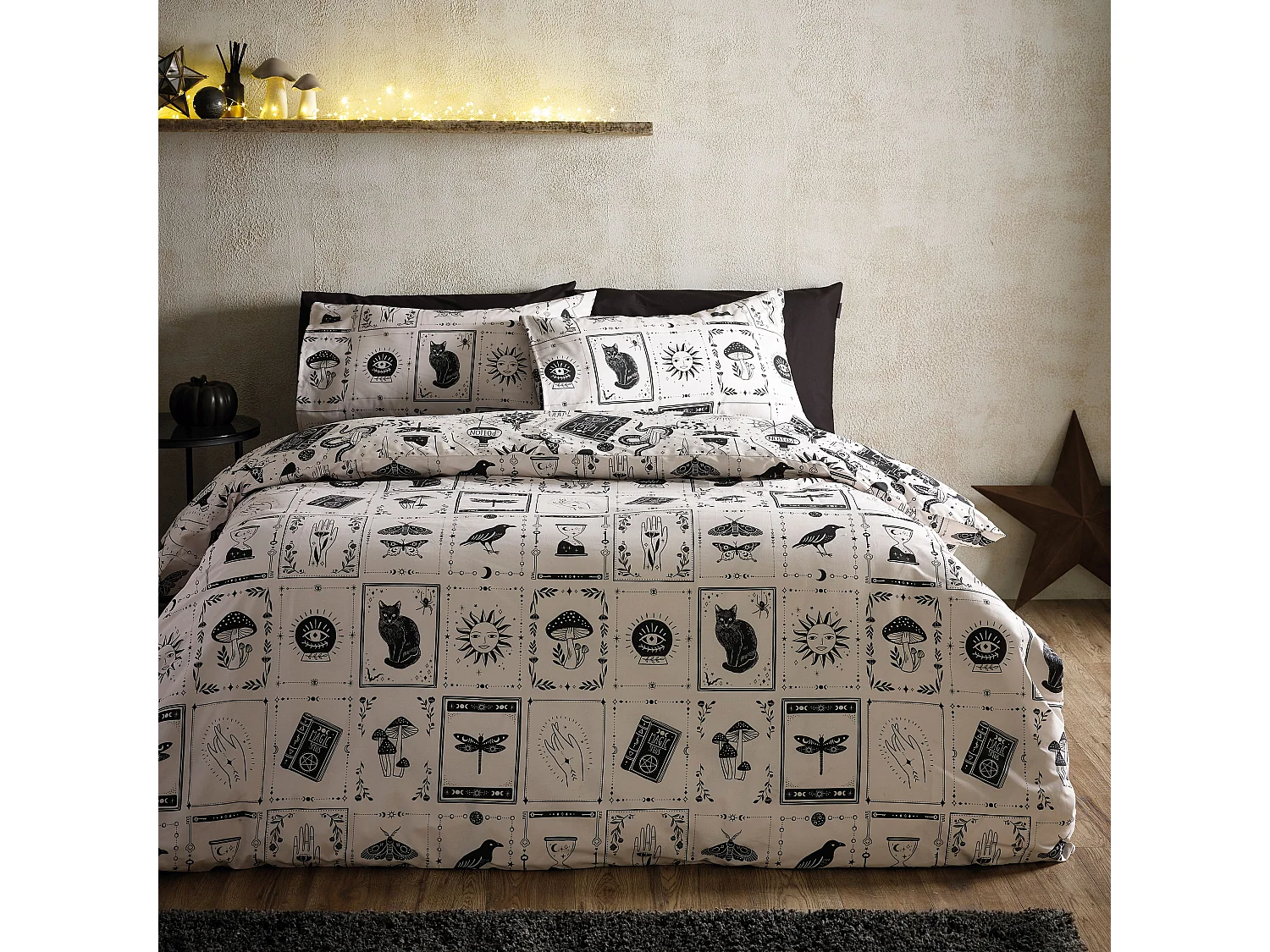 Catherine Lansfield Enchanted Witchcraft Reversible Double Duvet Cover Set with Pillowcases Black / Natural