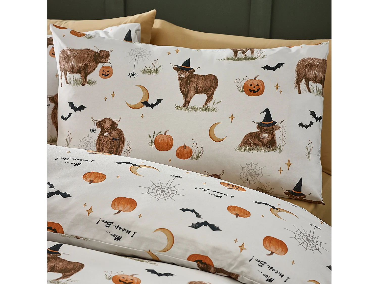 Catherine Lansfield Halloween Highland Cow Reversible Double Duvet Cover Set with Pillowcases Natural