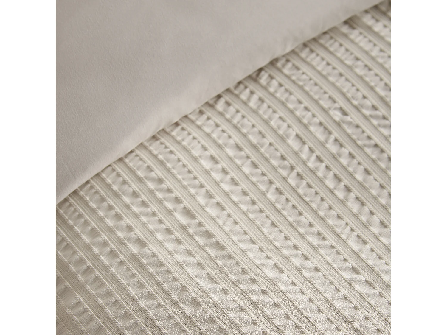 Catherine Lansfield Stripe Seersucker Super King Duvet Cover Set with Pillowcases Natural