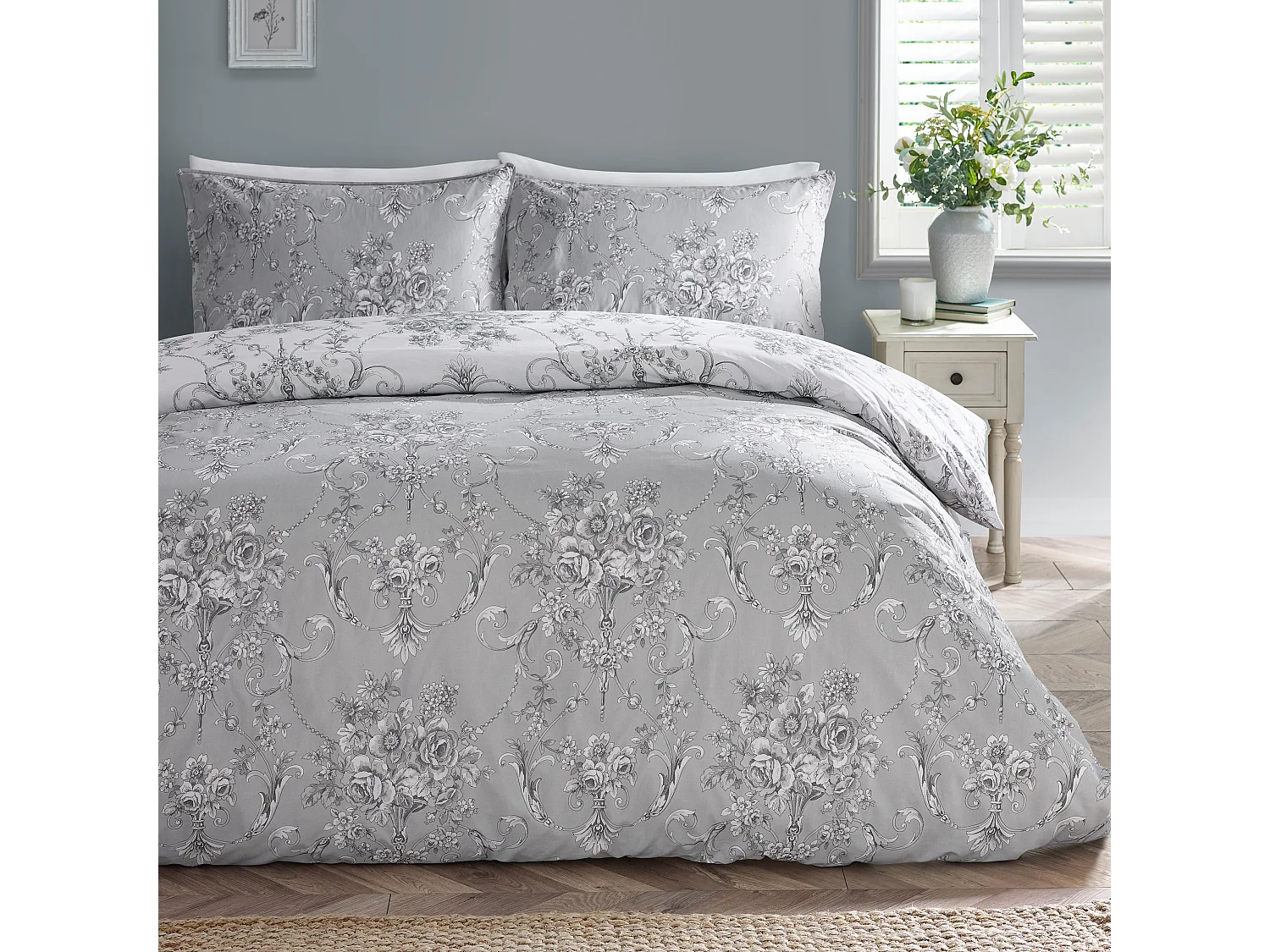 Catherine Lansfield Antoinette Damask Reversible Super King Duvet Cover Set with Pillowcases Grey