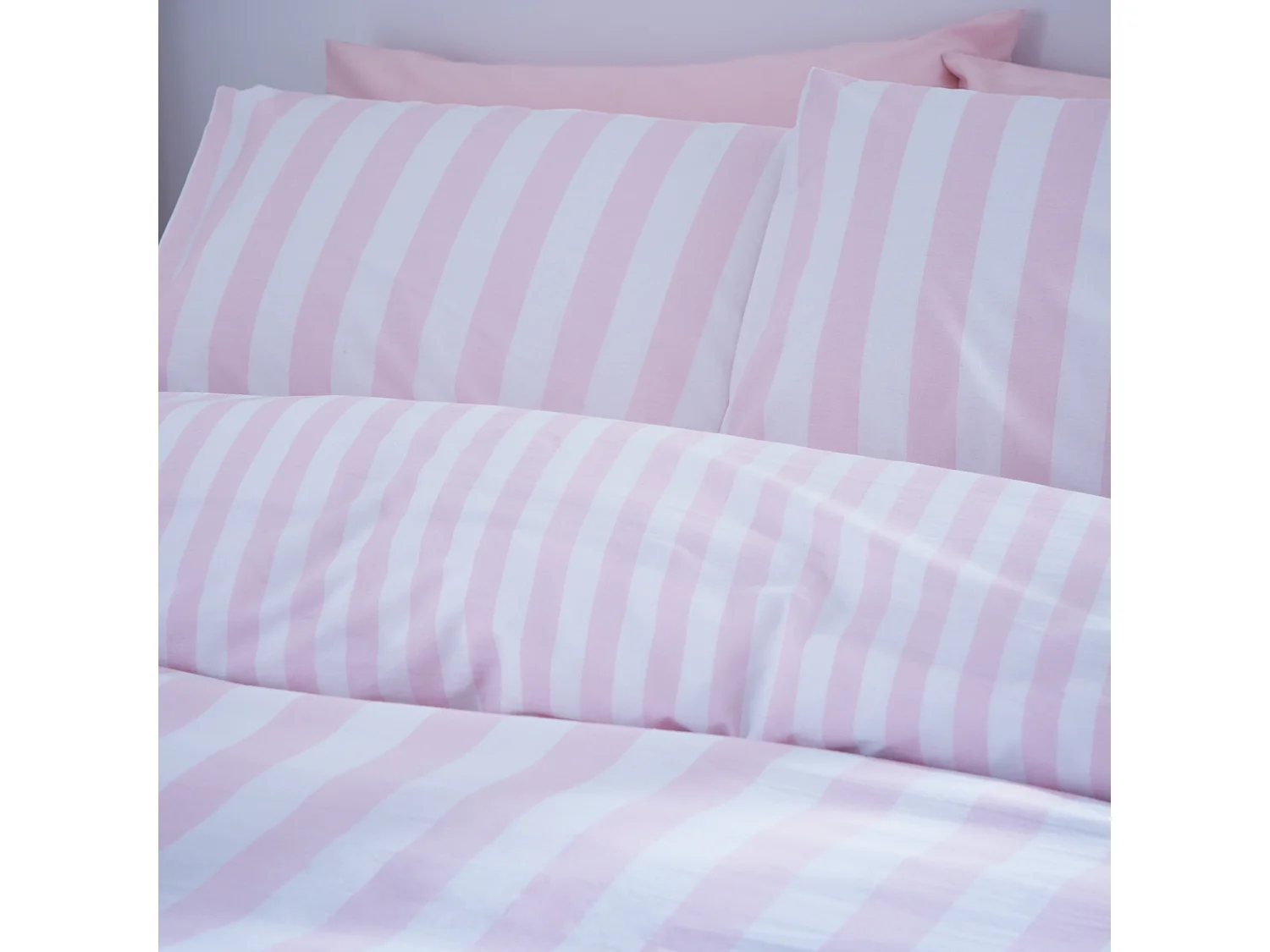 Sassy B Stripe Tease Reversible Double Duvet Cover Set with Pillowcases Pink
