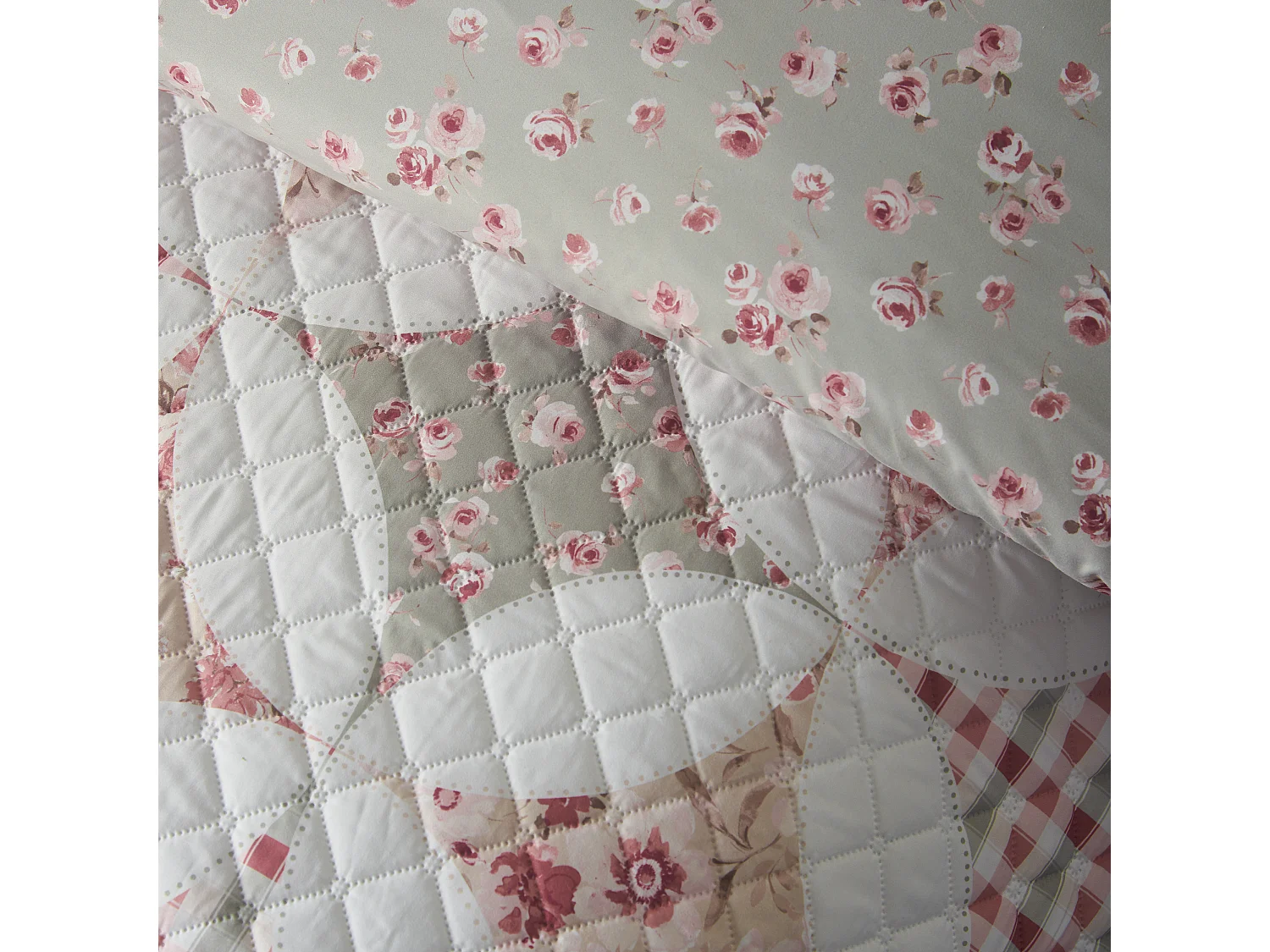 Catherine Lansfield Pinsonic Patchwork Reversible Super King Duvet Cover Set with Pillowcases Green