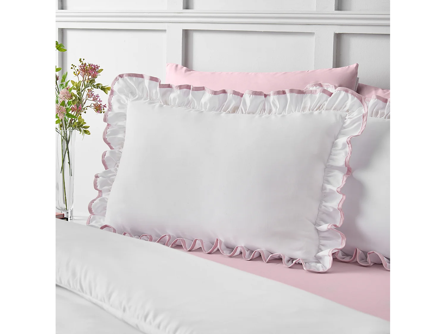 Catherine Lansfield So Soft Mono Frill Double Duvet Cover Set with Pillowcases White / Pink