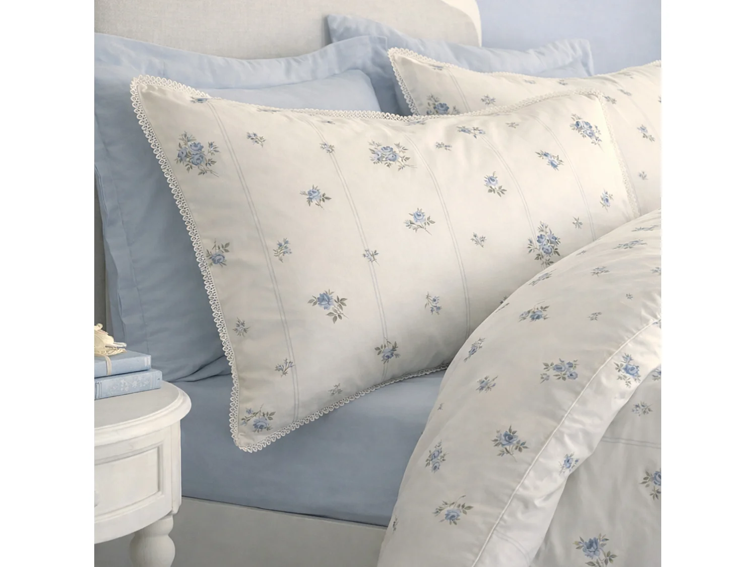 Bianca Fine Linens Vintage Rosebud Lace 200TC Cotton Double Duvet Cover Set with Pillowcases Blue