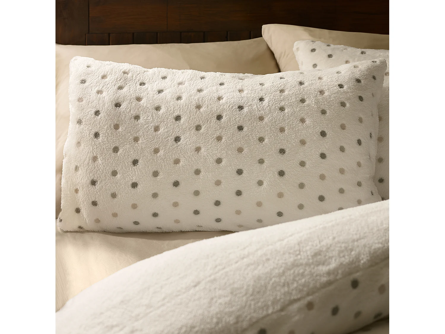 Catherine Lansfield Cosy Spot Fleece Double Duvet Cover Set with Pillowcases Cream