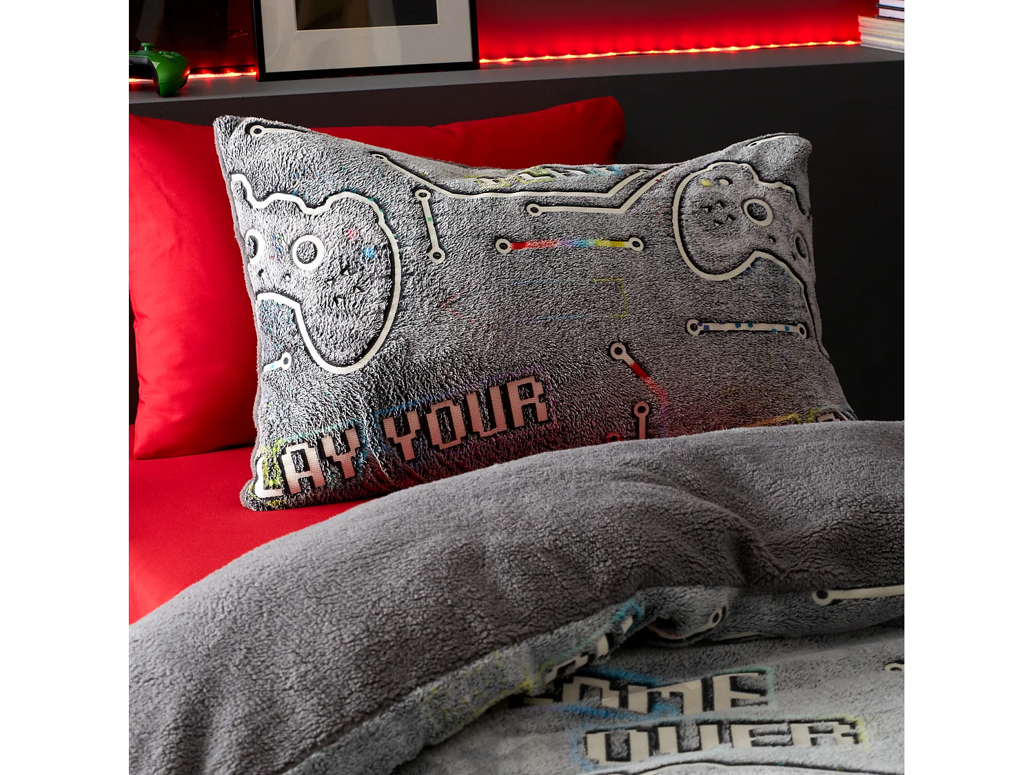 Catherine Lansfield Game Over Glow in the Dark Fleece Double Duvet Cover Set with Pillowcases Black