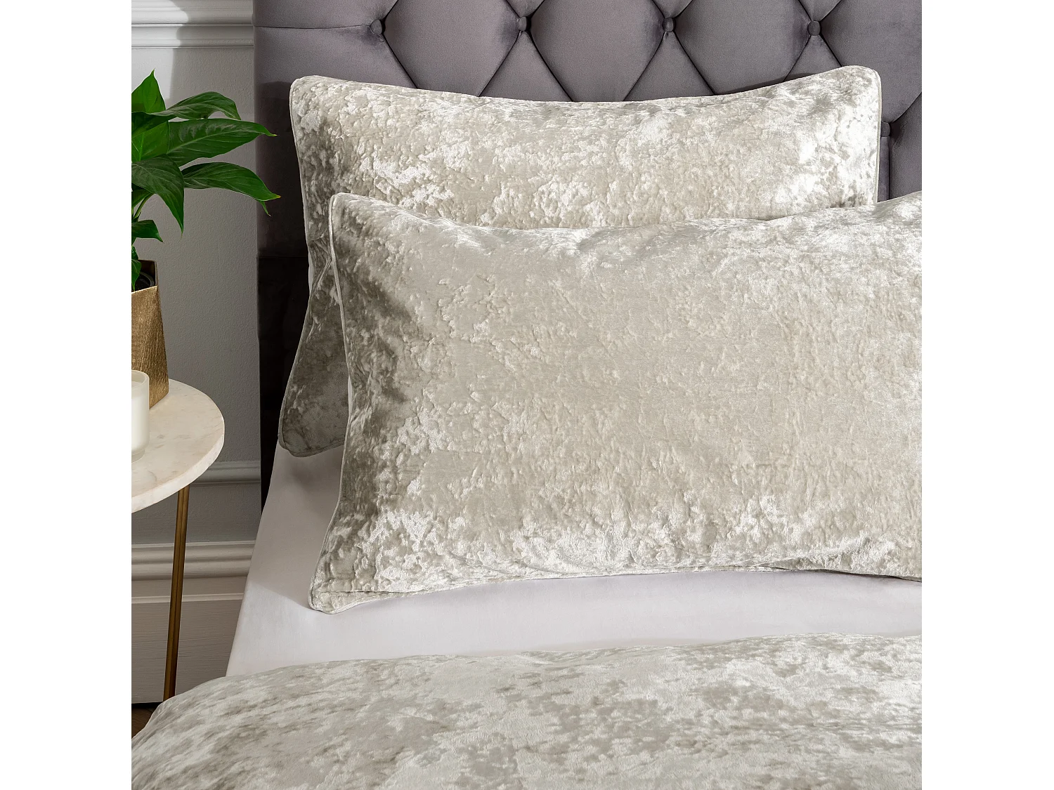 Catherine Lansfield Crushed Velvet Super King Duvet Cover Set with Pillowcases Natural