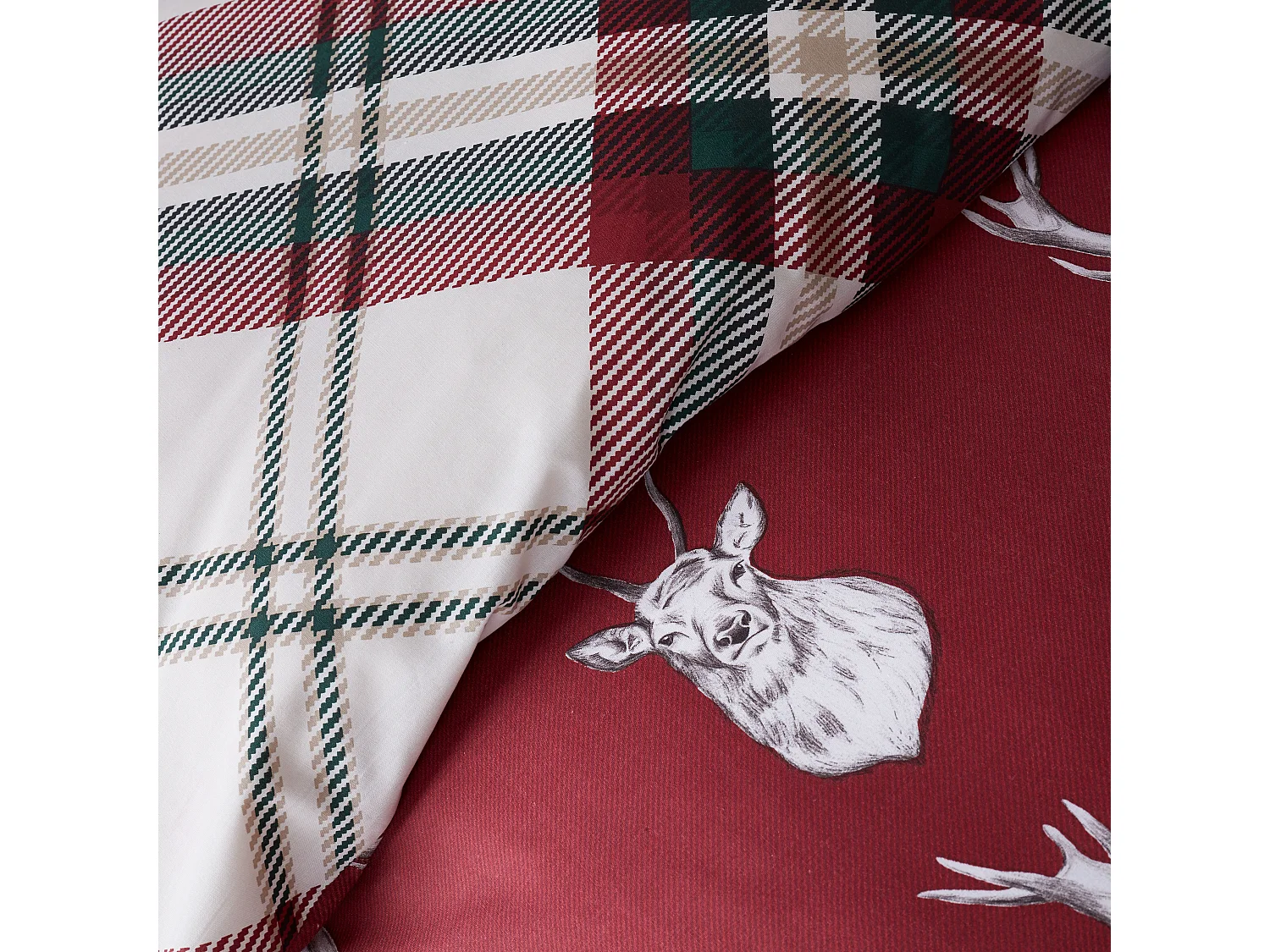 Catherine Lansfield Munro Stag Check Reversible Double Duvet Cover Set with Pillowcases Red