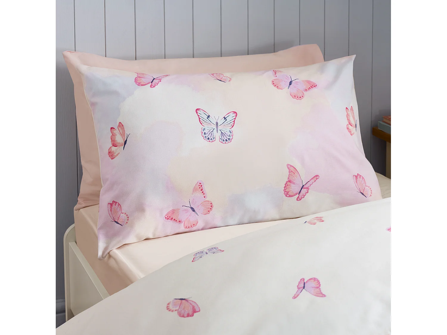 Catherine Lansfield Ombre Butterflies Reversible Double Duvet Cover Set with Pillowcases Pink