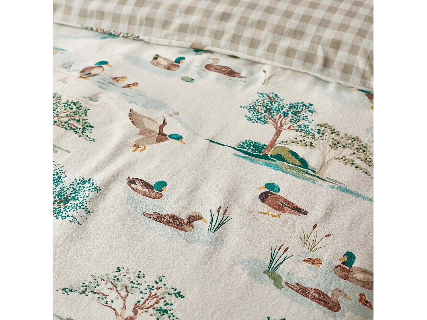 Catherine Lansfield Brushed Cotton Mallards Reversible King Duvet Cover Set with Pillowcases Cream
