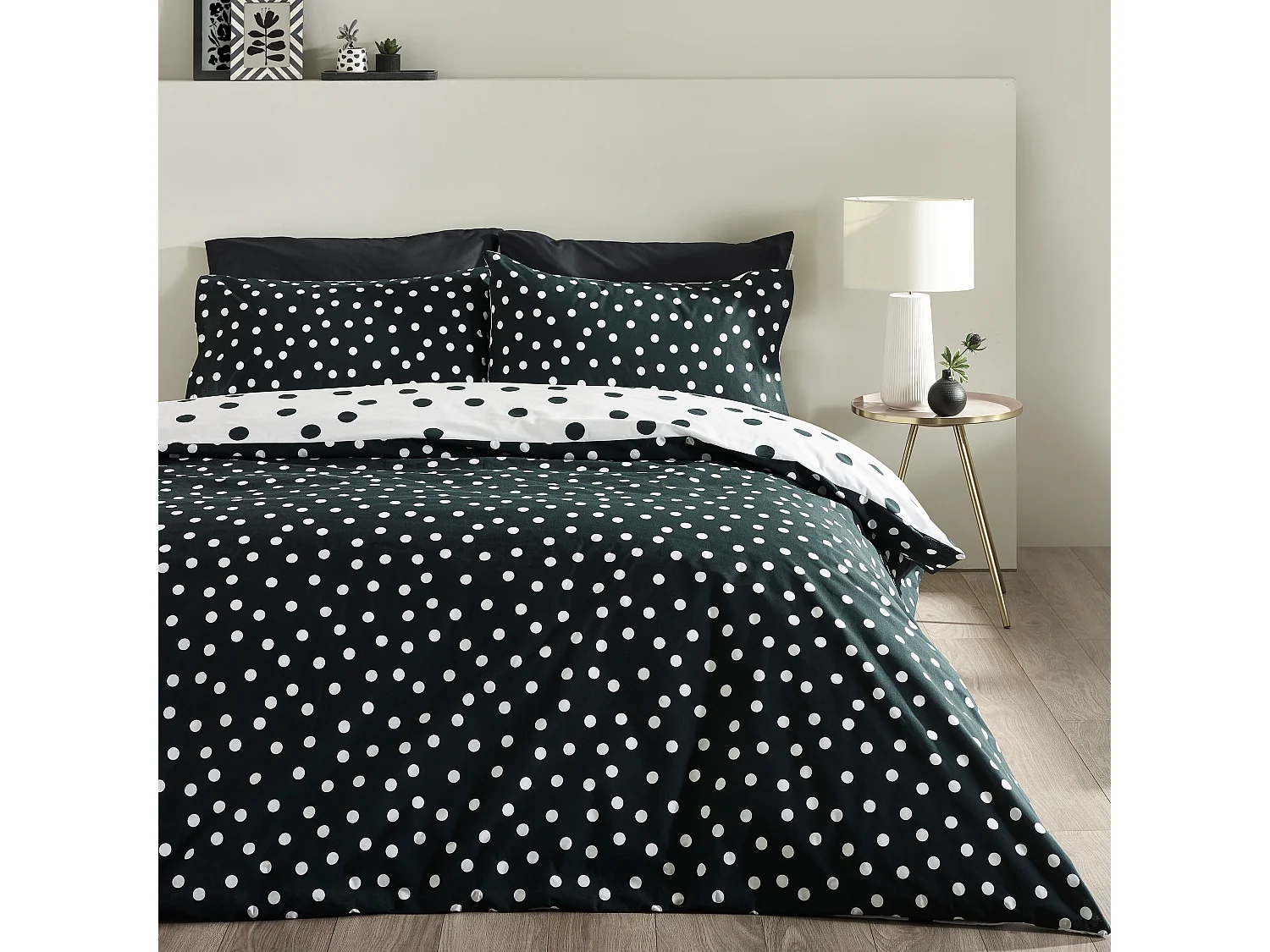 Catherine Lansfield Polka Dot Reversible King Duvet Cover Set with Pillowcases Black / White