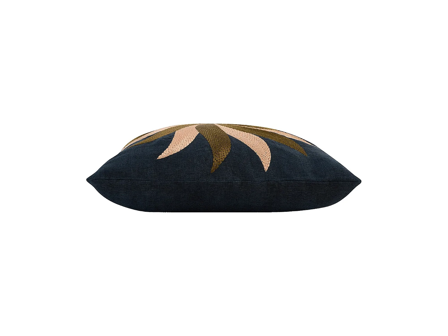 Habitat - Coussin brodé en lin - 45 x 45 cm - Bleu nuit - Design by Floriane Jacques - Carmen
