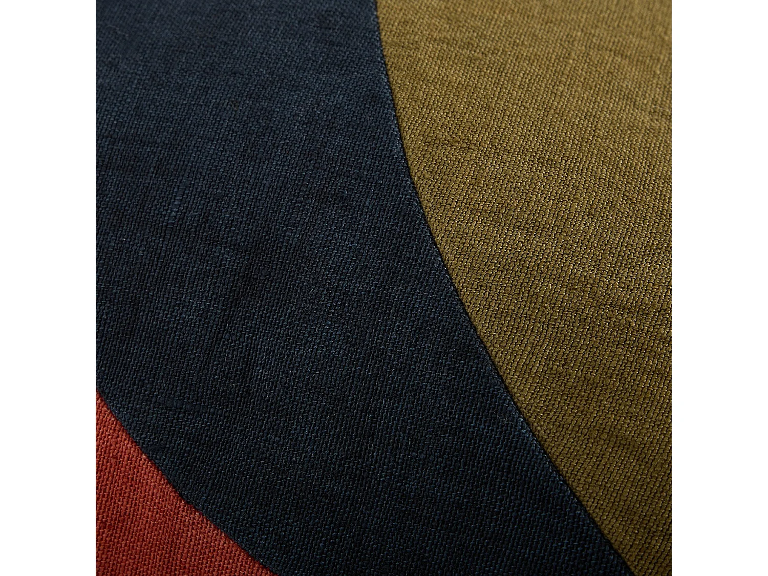 Habitat - Coussin en lin et coton - 45 x 45 cm - Bronze, bleu et rose - Design by Floriane Jacques - Clarisse