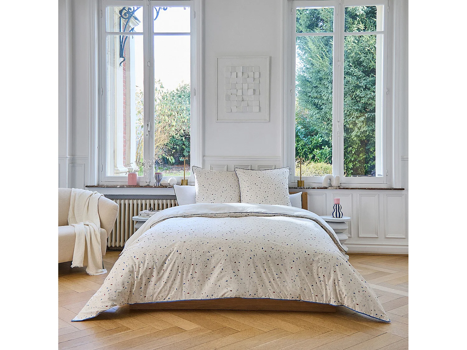 Habitat - Parure de lit en percale de coton bio - 240 x 220 cm - Motifs à pois - Design by Floriane Jacques - Arlette