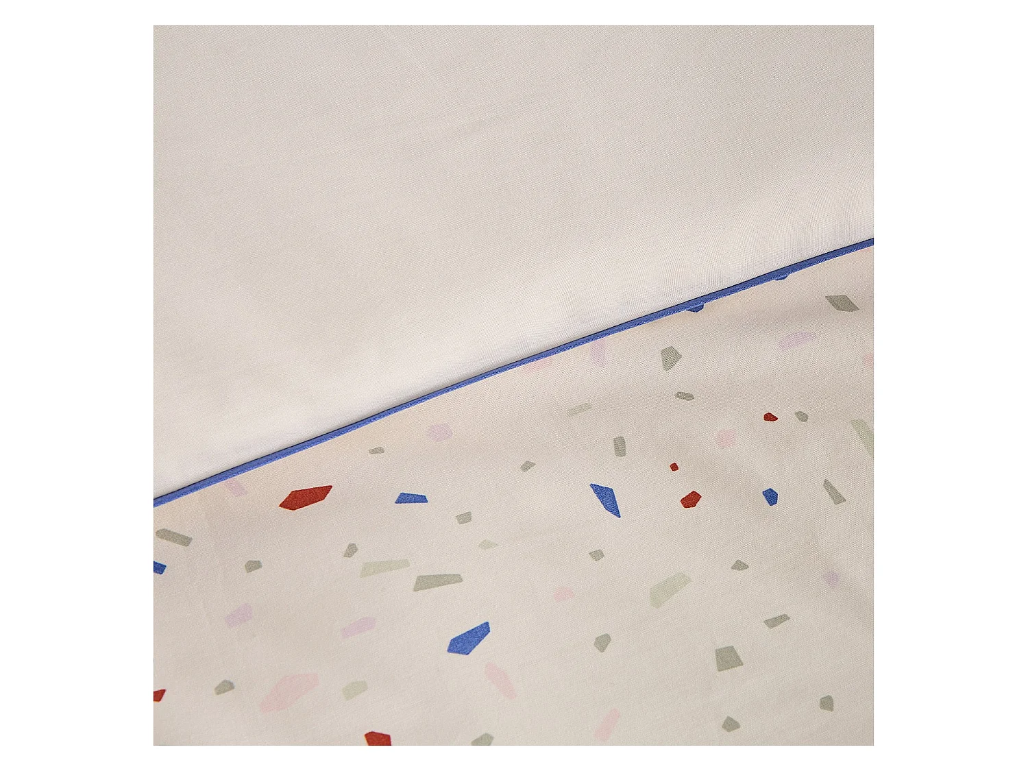 Habitat - Parure de lit en percale de coton bio - 240 x 220 cm - Motifs à pois - Design by Floriane Jacques - Arlette
