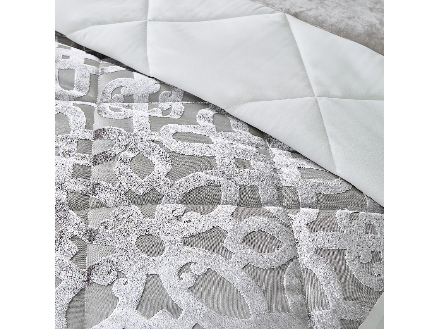Catherine Lansfield Lattice Cut Velvet Quilted 220x230cm Bedspread Natural