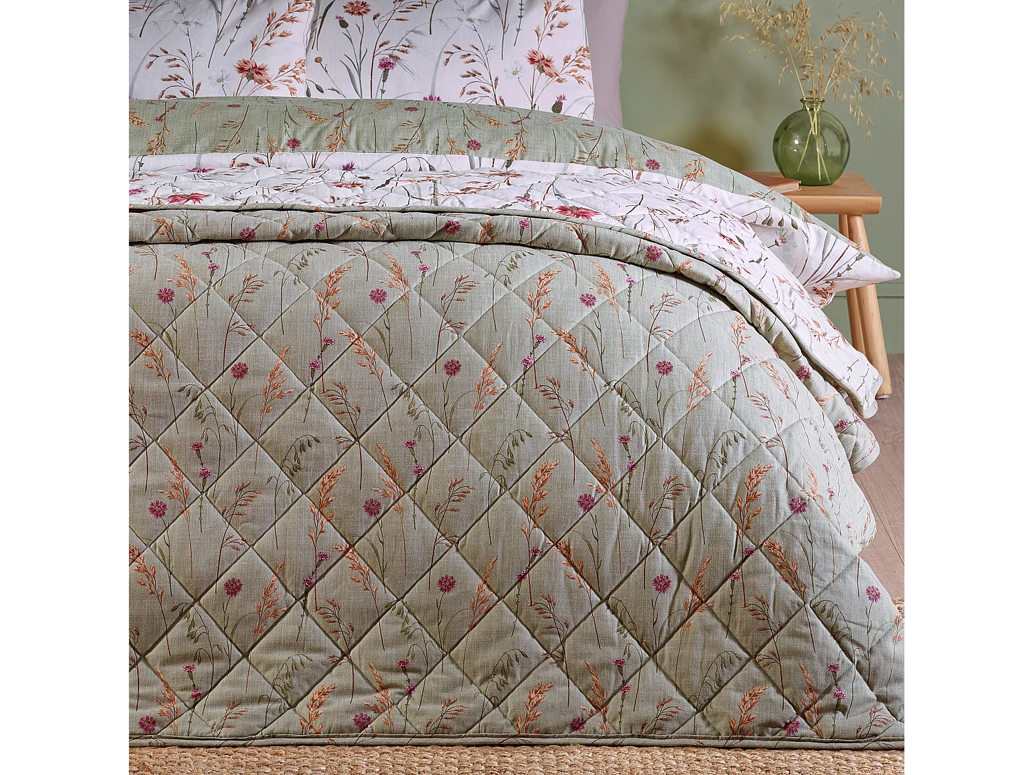 Catherine Lansfield Brushed Cotton Grasmere Floral Reversible 200x220cm Quilted Bedspread Green
