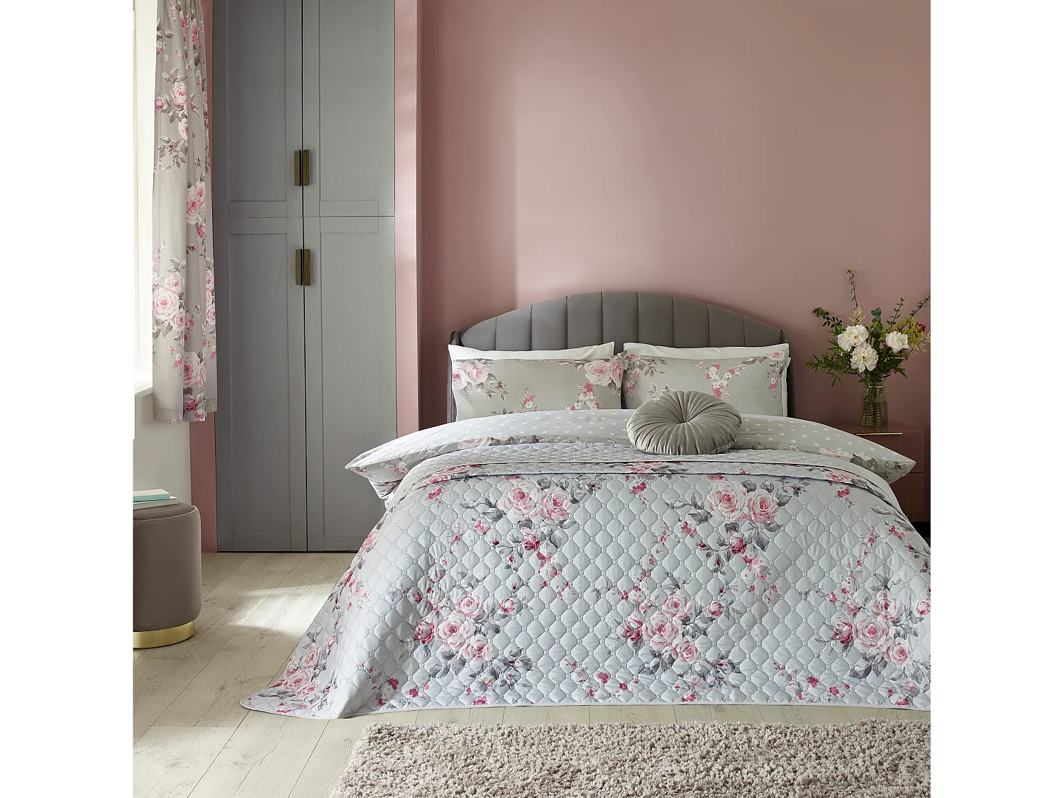 Catherine Lansfield Canterbury Floral Reversible Quilted 240x260cm Bedspread Grey