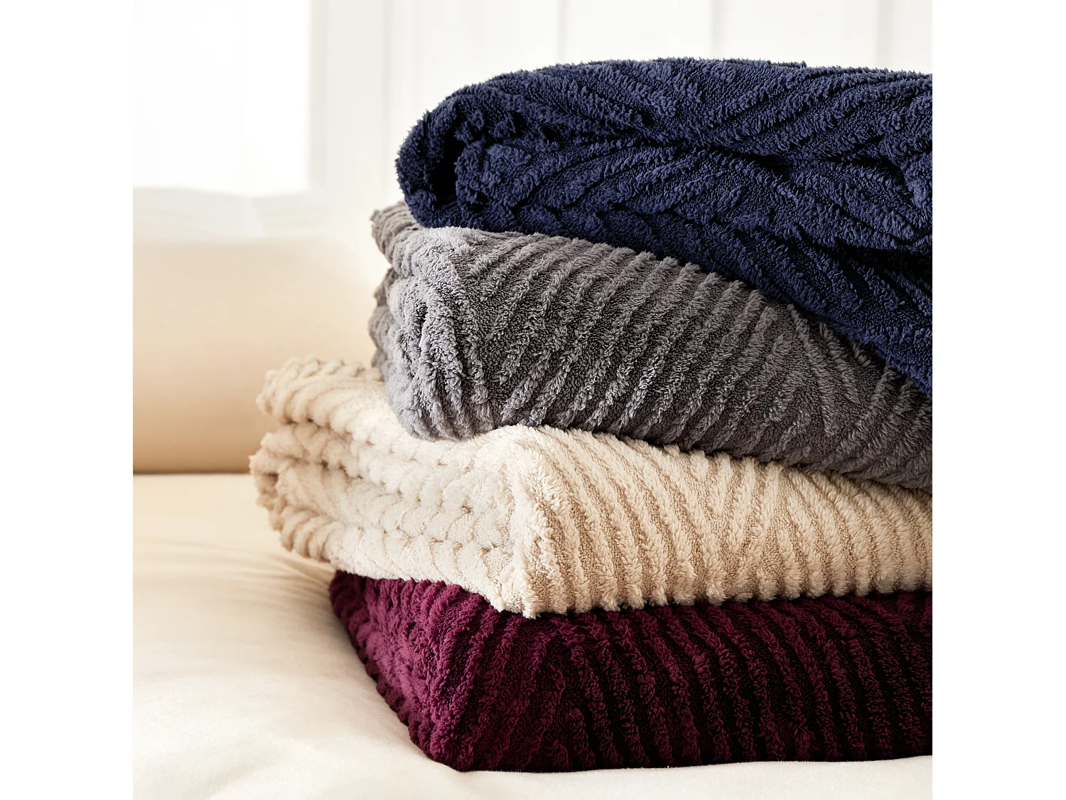Catherine Lansfield Heat Buddy Cosy Super Thermal 200x220cm Blanket Bedspread Plum