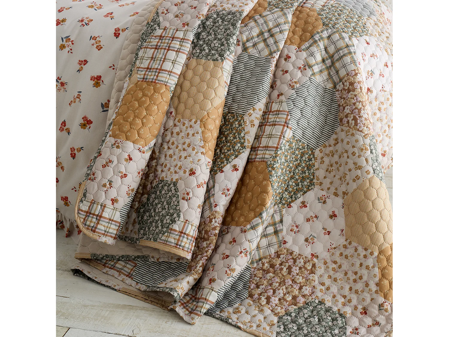 Catherine Lansfield Floral Patchwork Quilted 220x230cm Bedspread Natural