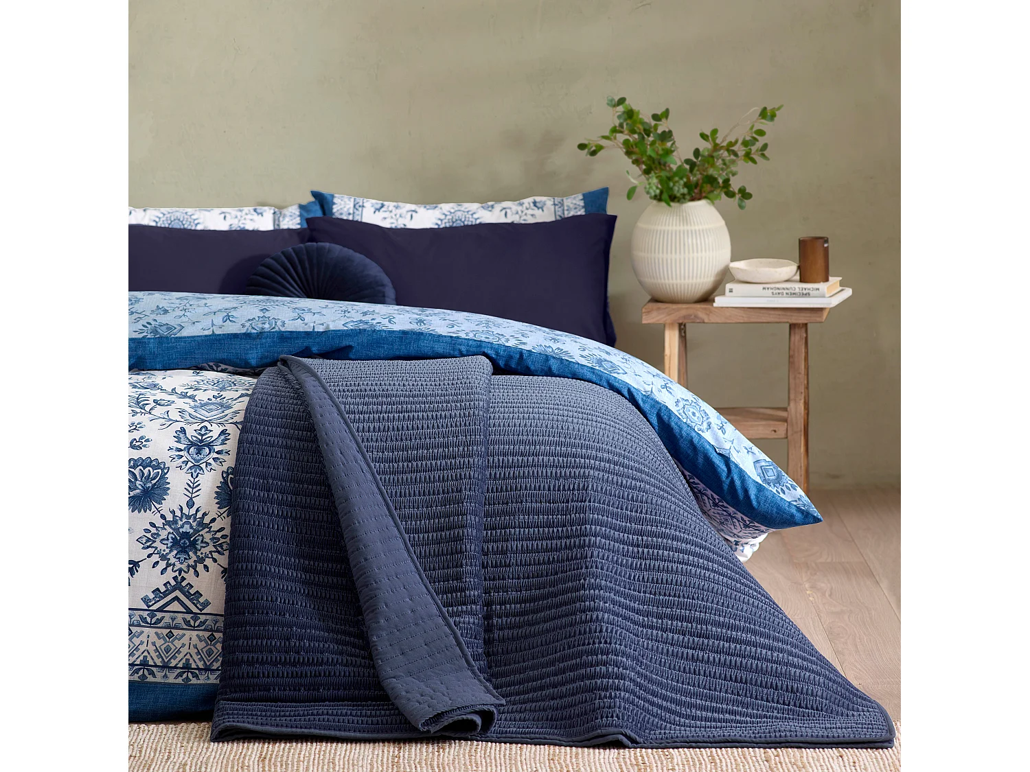 Catherine Lansfield Velvet Pinsonic Quilted 220x220cm Bedspread Navy Blue