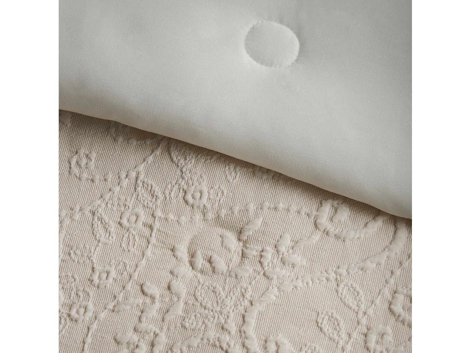 Catherine Lansfield Amelia Jacquard 220x230cm Bedspread Cream