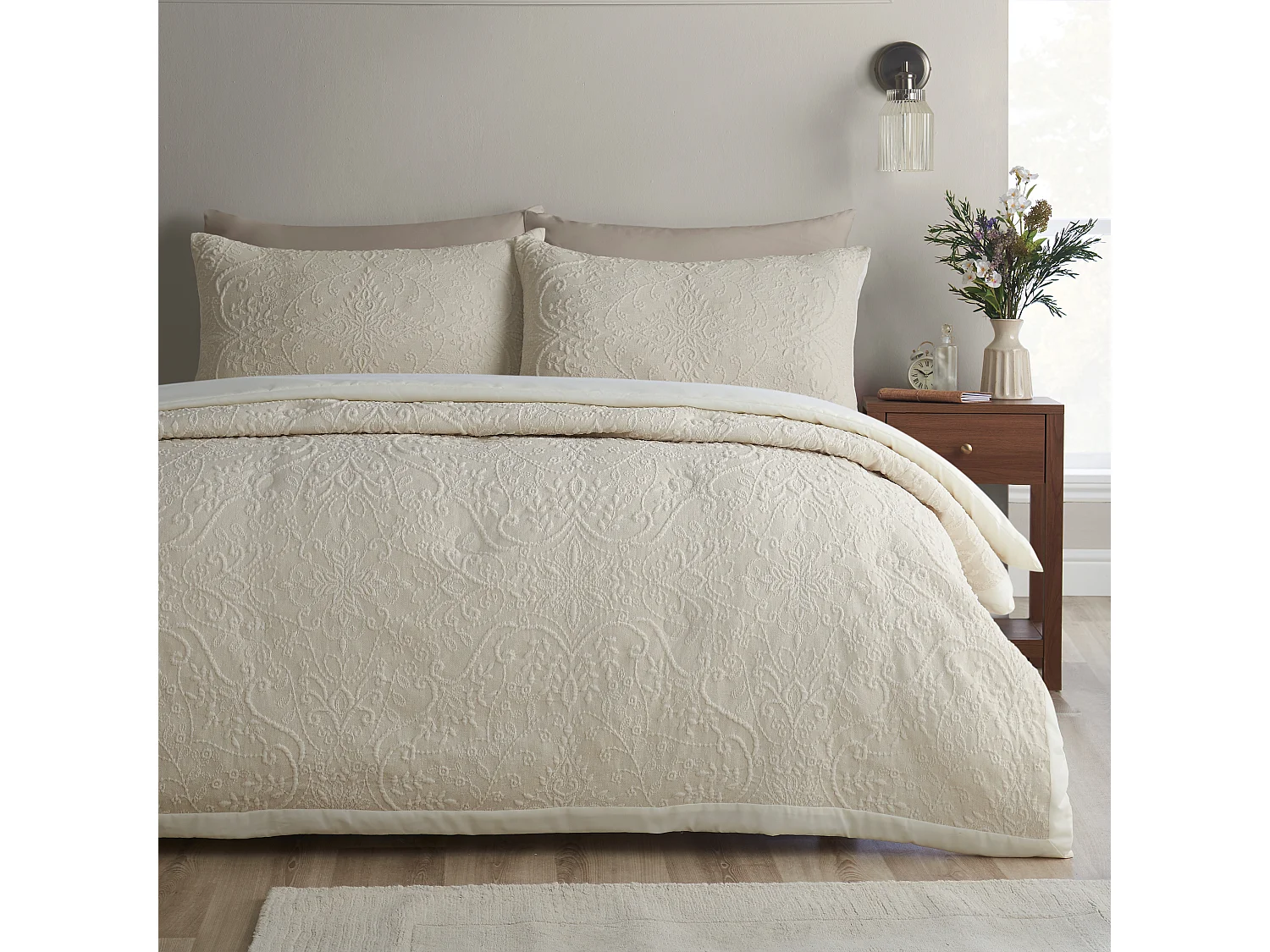 Catherine Lansfield Amelia Jacquard 220x230cm Bedspread Cream